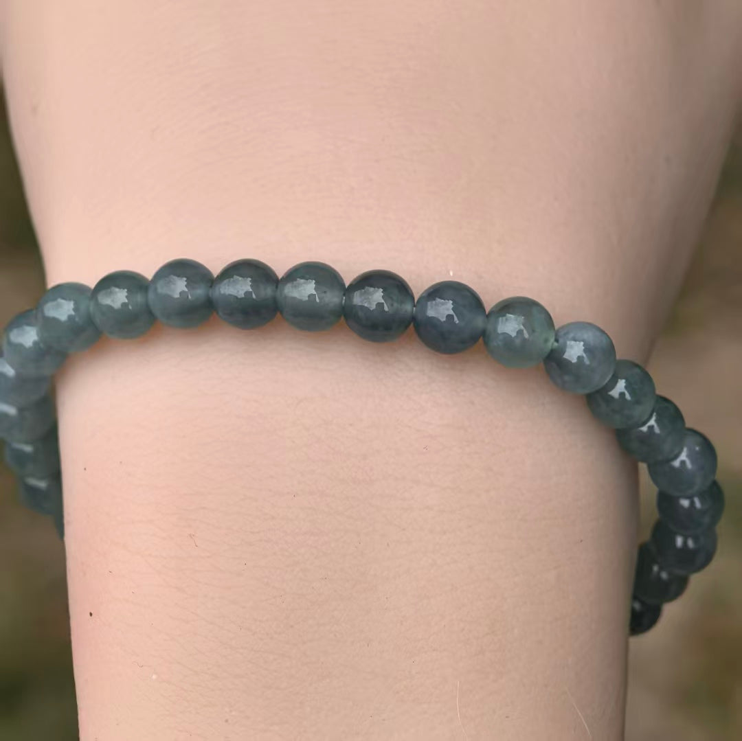 Natural Grade-A Guatemalan Gray-Blue Jadeite Bead Bracelet