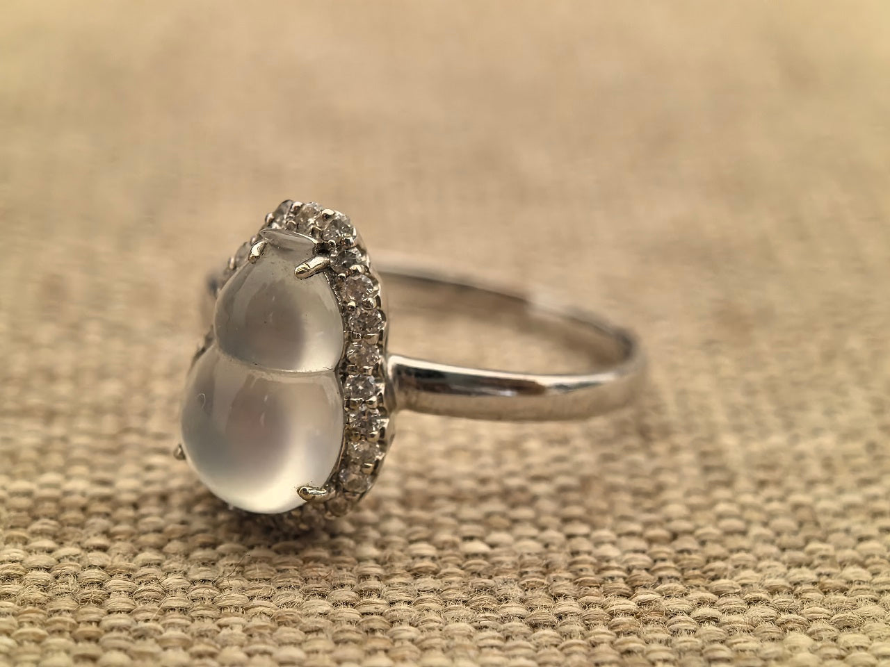 Natural Grade-A Jadeite High-Ice Gourd Hulu 18K Gold Ring · Burmese Jade