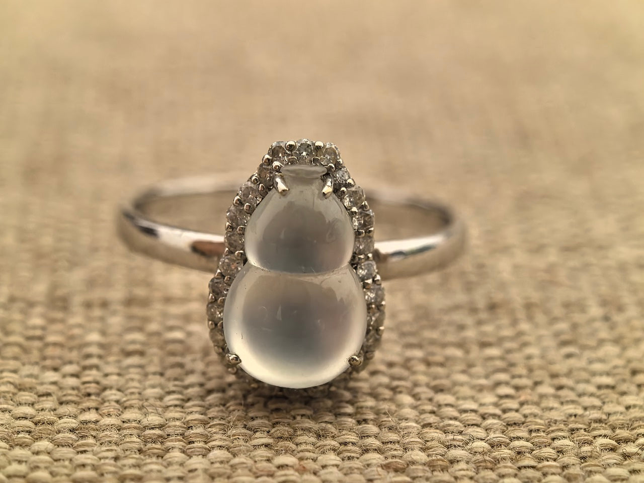 Natural Grade-A Jadeite High-Ice Gourd Hulu 18K Gold Ring · Burmese Jade