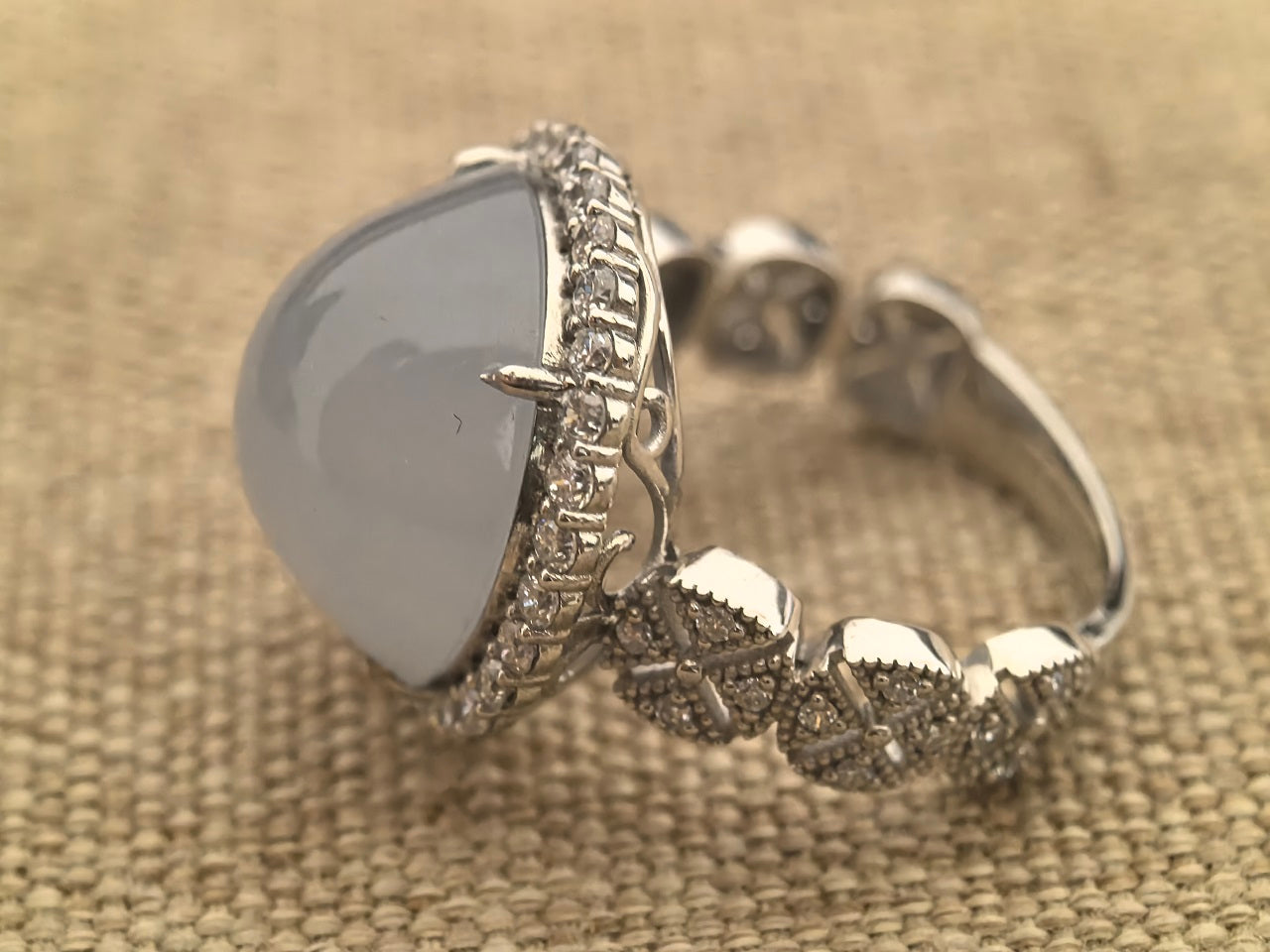 Natural Grade-A Jadeite “Pigeon-Egg” Cabochon Ring – Glutinous-Icy Burmese Jade, Platinum Pt950 Setting