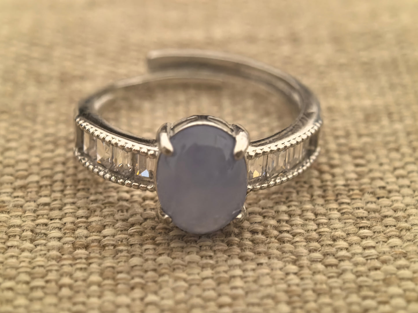 Natural Grade-A Silver-Set Glutinous Icy Lavender Jadeite Oval Ring · Burmese Jadeite