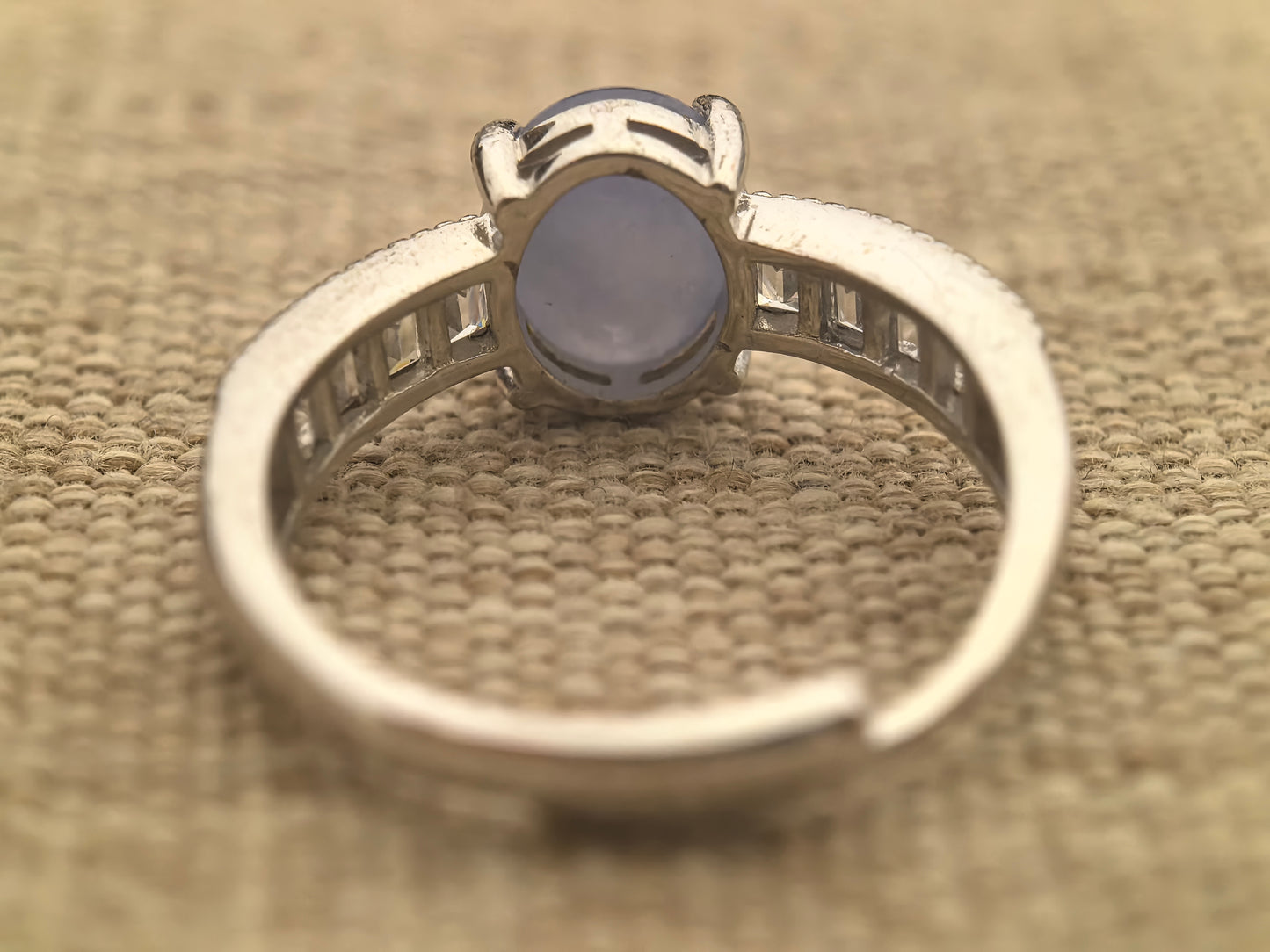 Natural Grade-A Silver-Set Glutinous Icy Lavender Jadeite Oval Ring · Burmese Jadeite