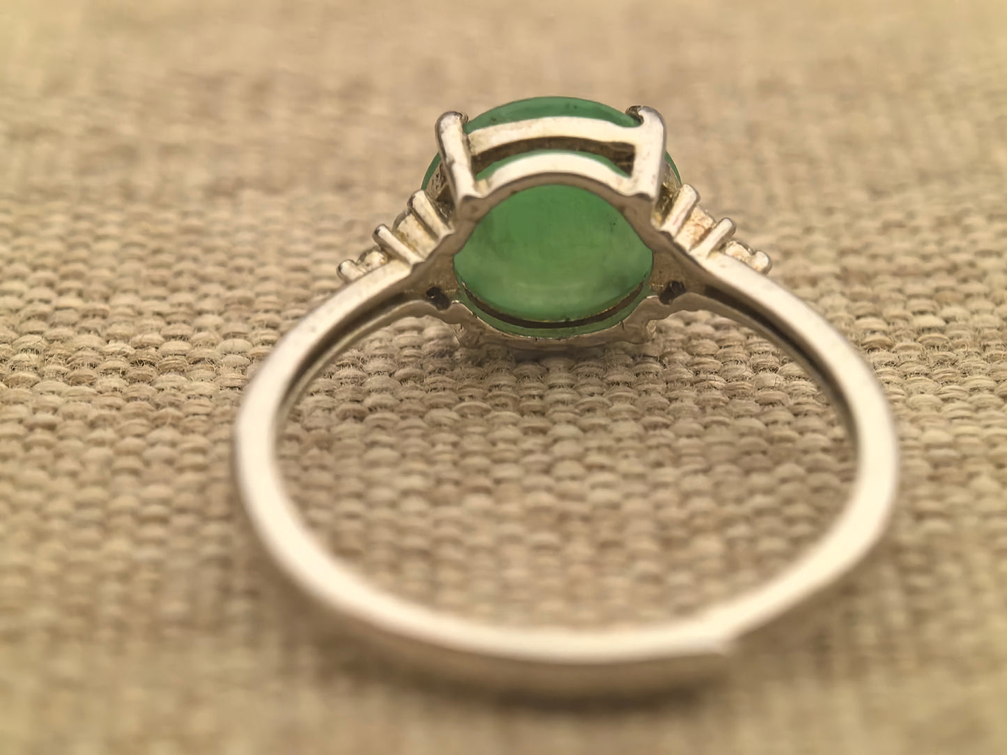 Natural Grade-A Silver-Set Glutinous Vivid Green Jadeite Cabochon Ring · Burmese Jade