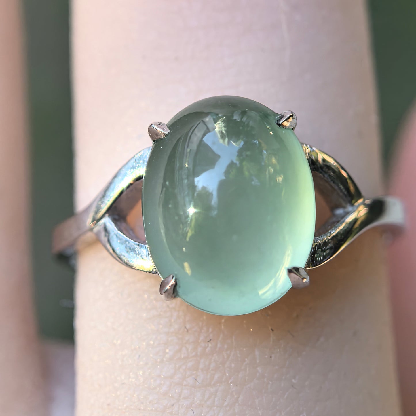 Natural Grade-A Jadeite “Grape Green” Cabochon Ring – Icy Glutinous Jade with Platinum Pt950 Setting · Burmese Jade
