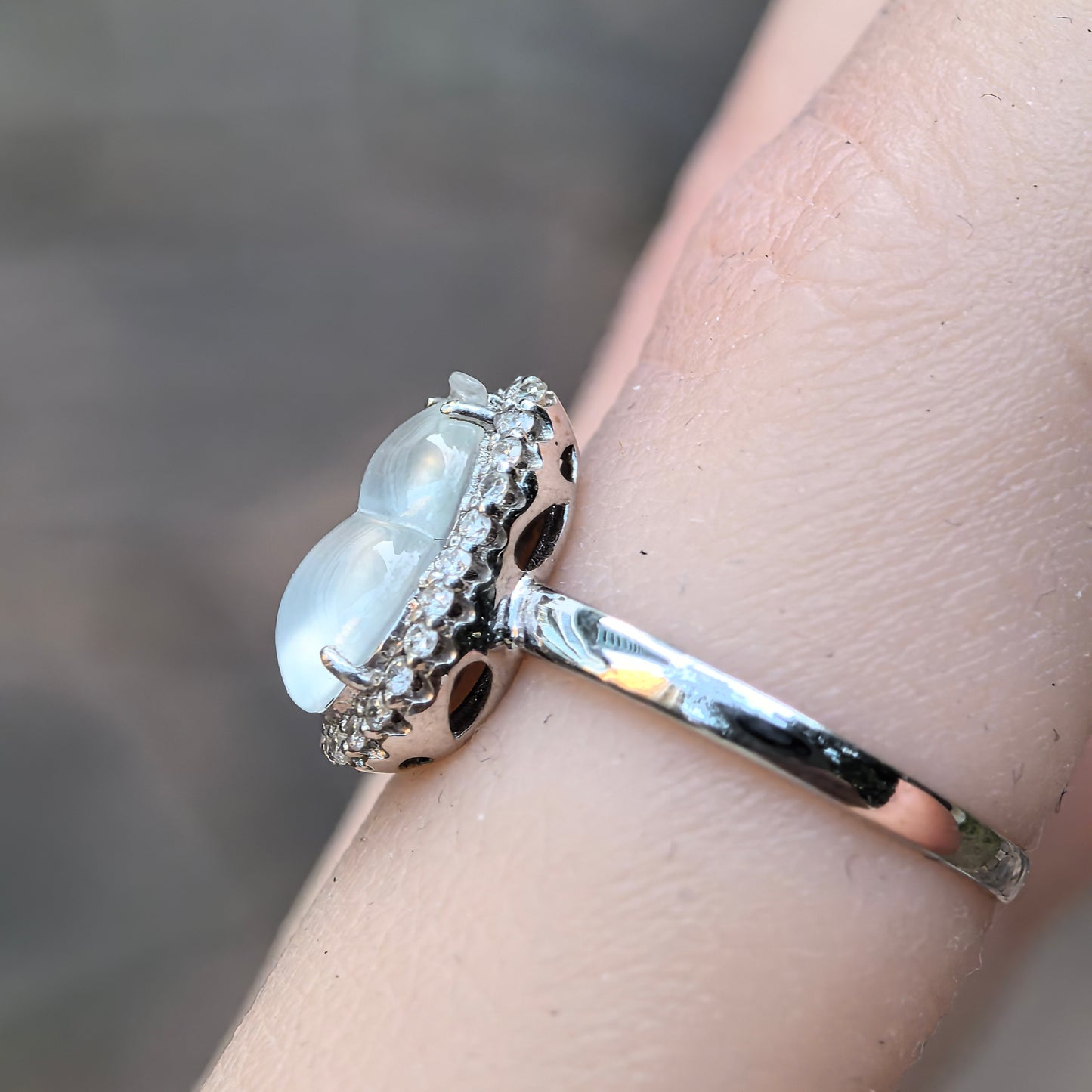 Natural Grade-A Jadeite High-Ice Gourd Hulu 18K Gold Ring · Burmese Jade