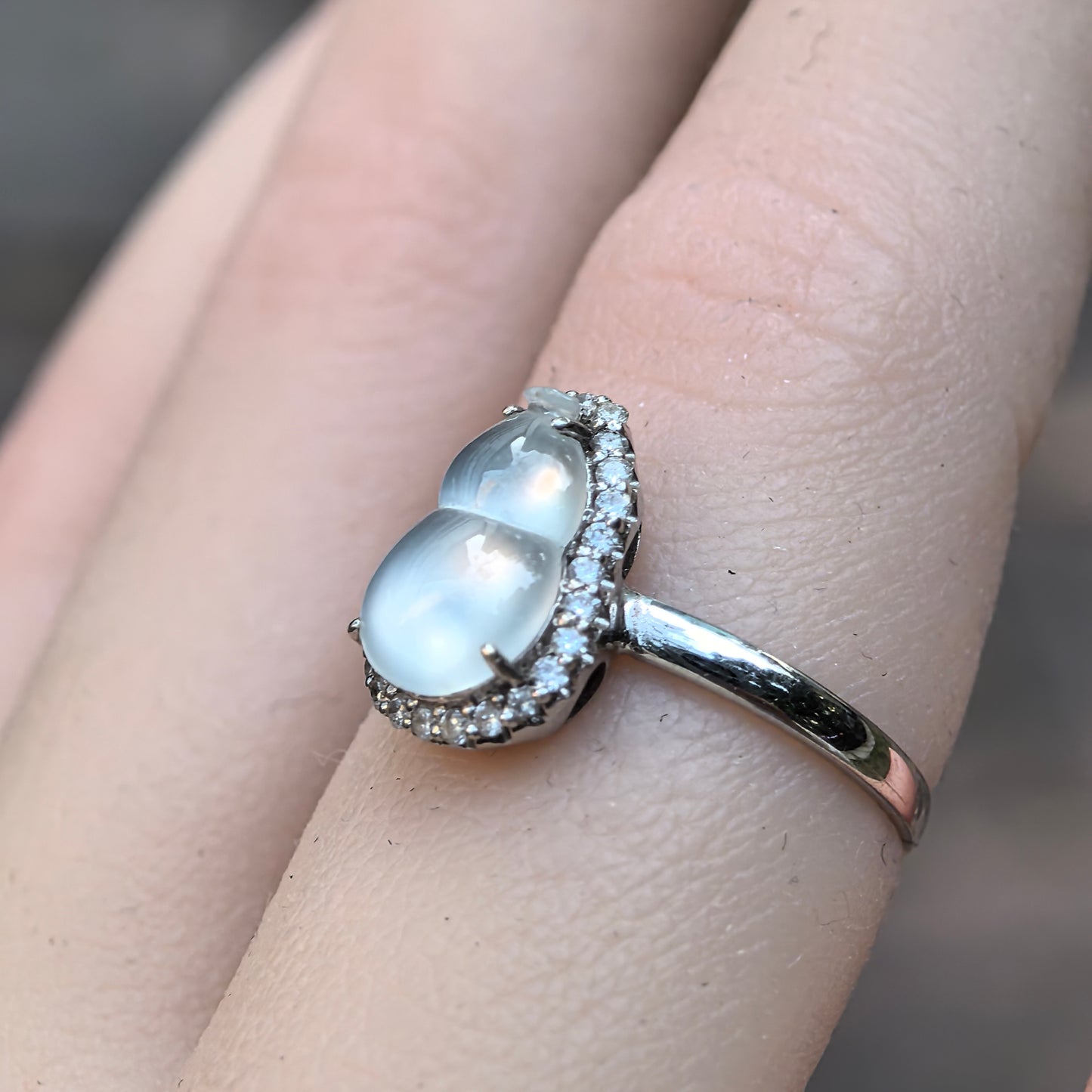 Natural Grade-A Jadeite High-Ice Gourd Hulu 18K Gold Ring · Burmese Jade