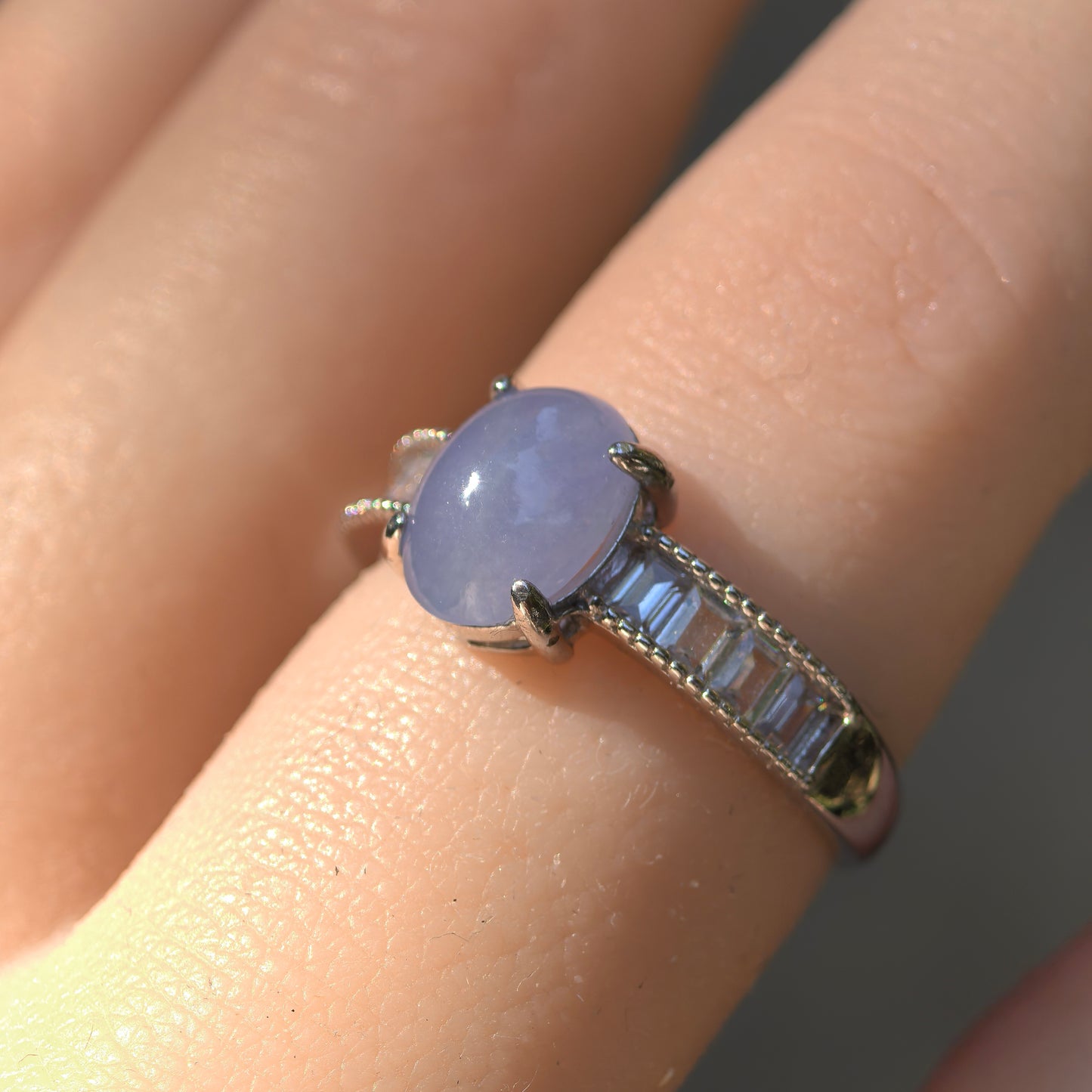 Natural Grade-A Silver-Set Glutinous Icy Lavender Jadeite Oval Ring · Burmese Jadeite