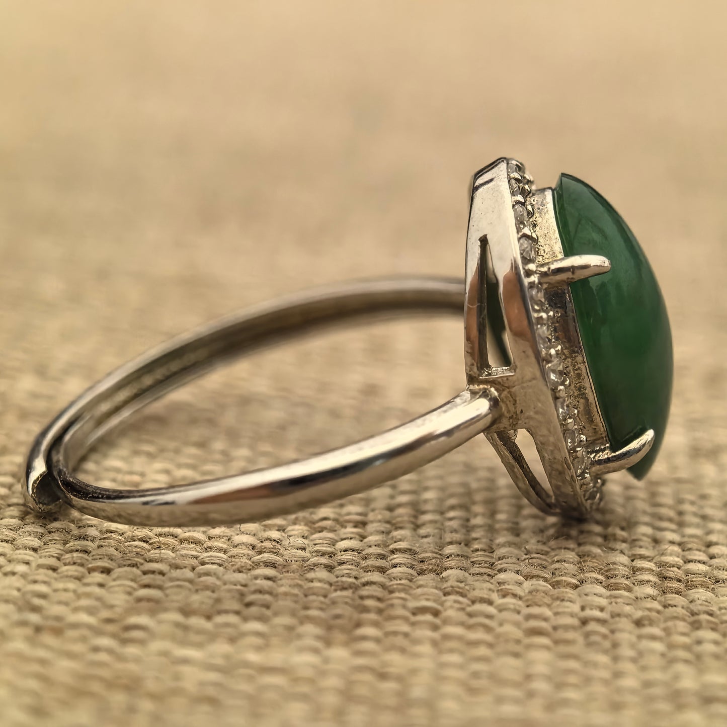 Natural Grade-A Silver-Set Glutinous Icy Oil-Green Jadeite Ring · Burmese Jadeite