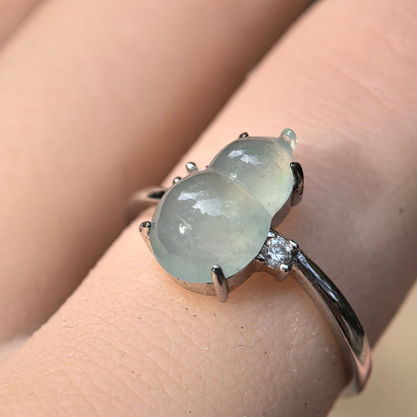 Natural Grade-A Silver-Set Icy Glutinous Gourd (Hulu) Jadeite Ring · Burmese Jadeite