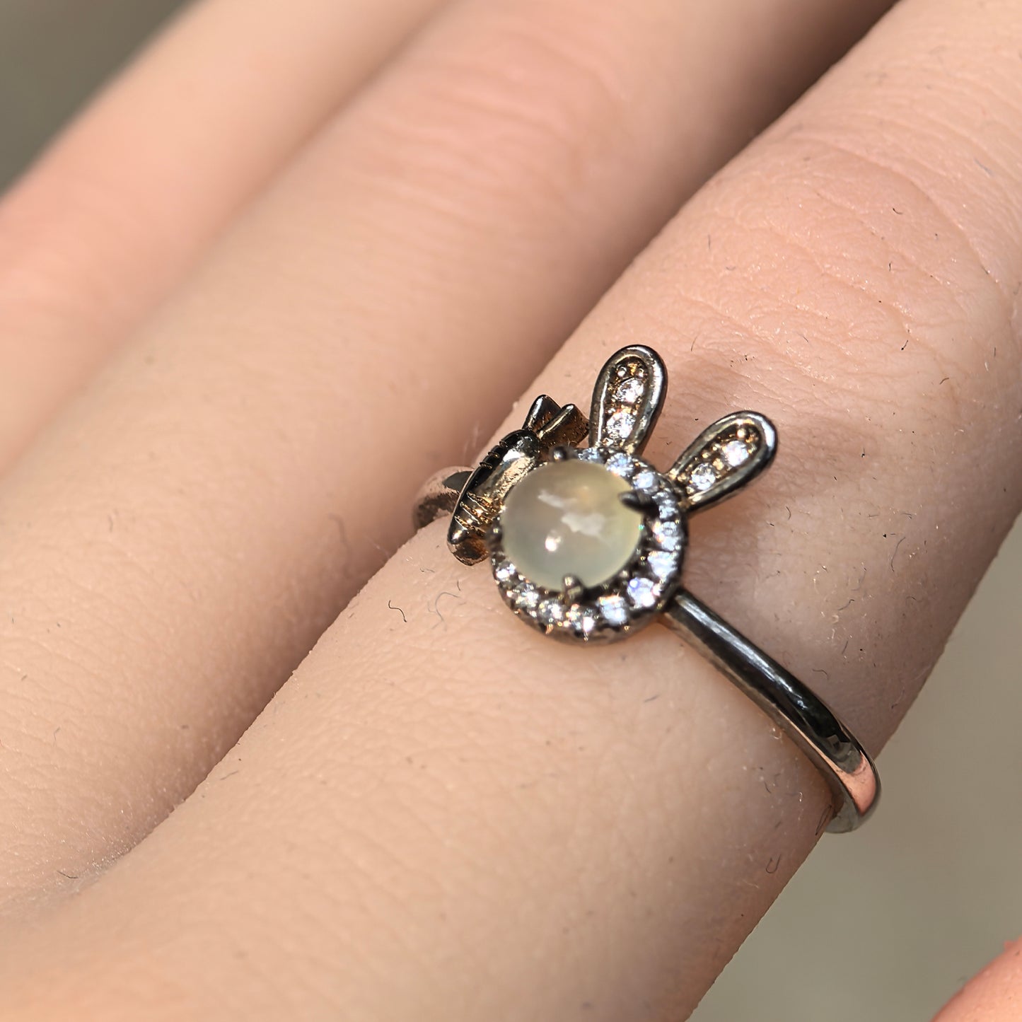 Natural Grade-A Silver-Set Icy White Bunny Jadeite Ring · Burmese Jade