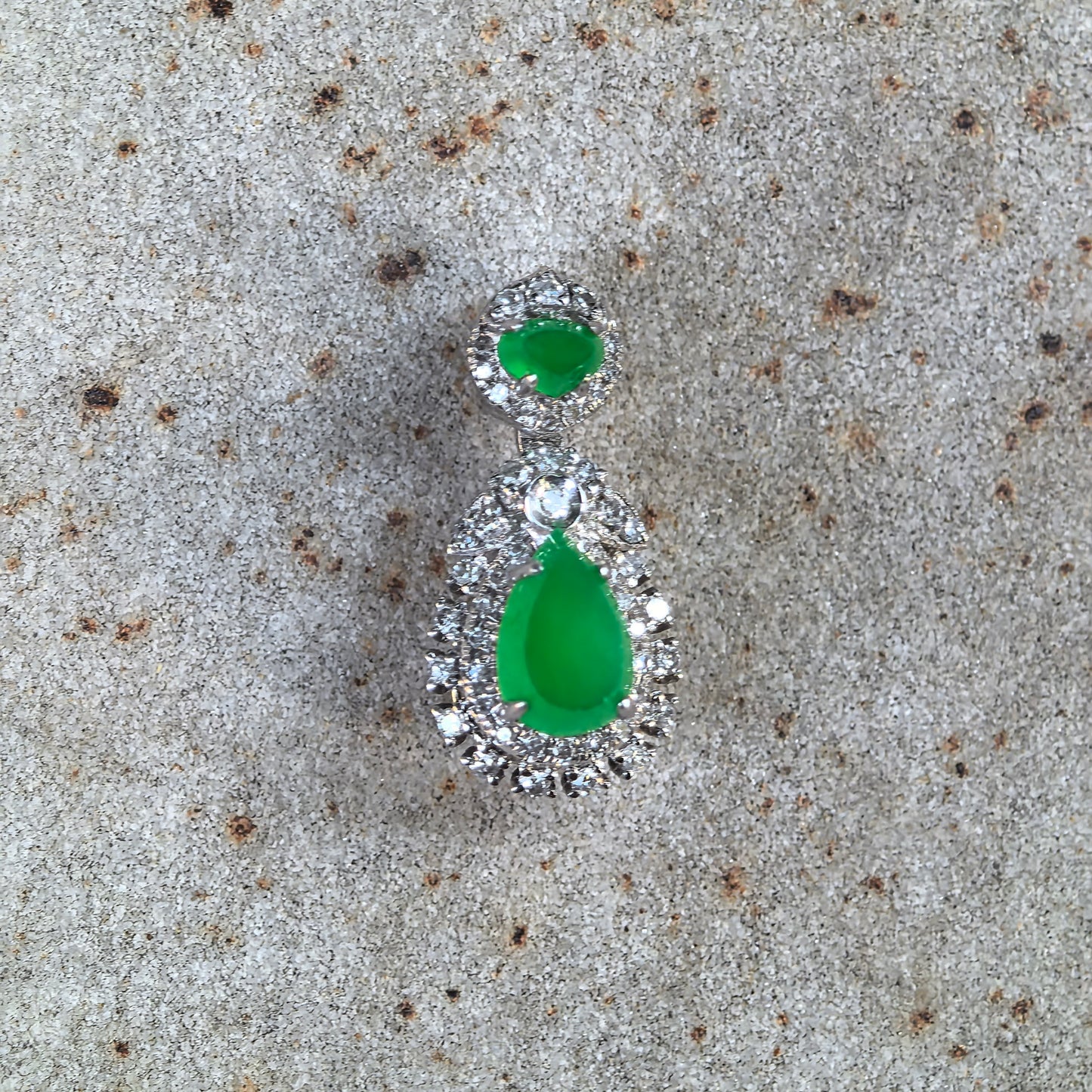 Natural Grade-A Jadeite Imperial Green Teardrop Pendant in 18K Gold with Diamond Halo · Burmese Jade