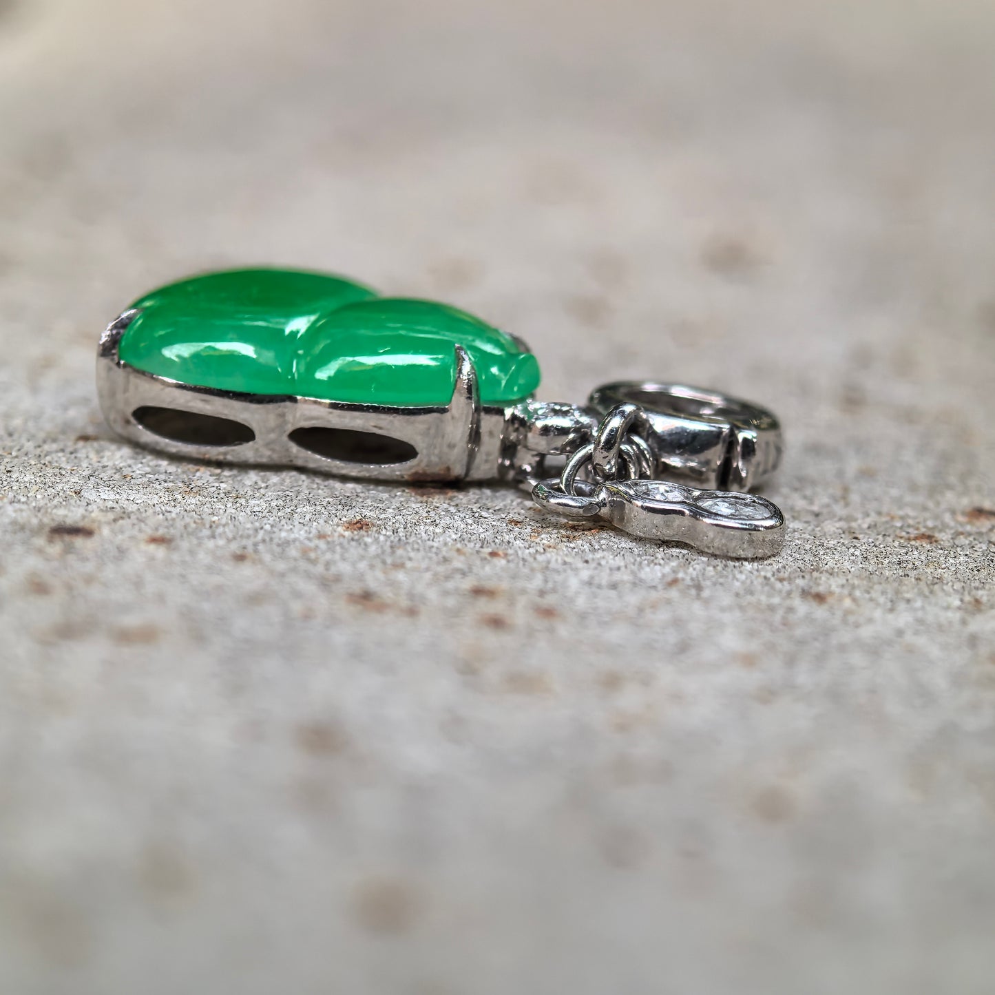 Natural Grade-A Jadeite Glutinous Icy Bright Green Gourd Pendant · Burmese Jade