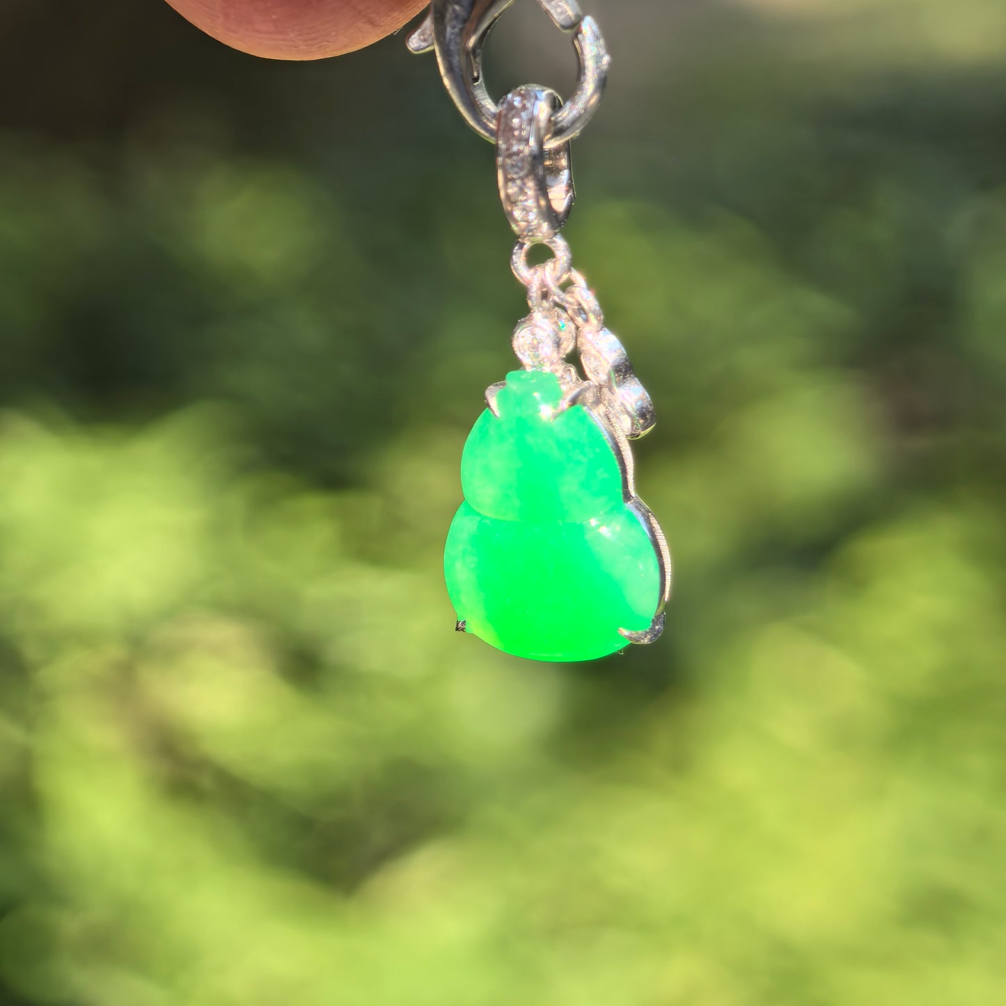 Natural Grade-A Jadeite Glutinous Icy Bright Green Gourd Pendant · Burmese Jade