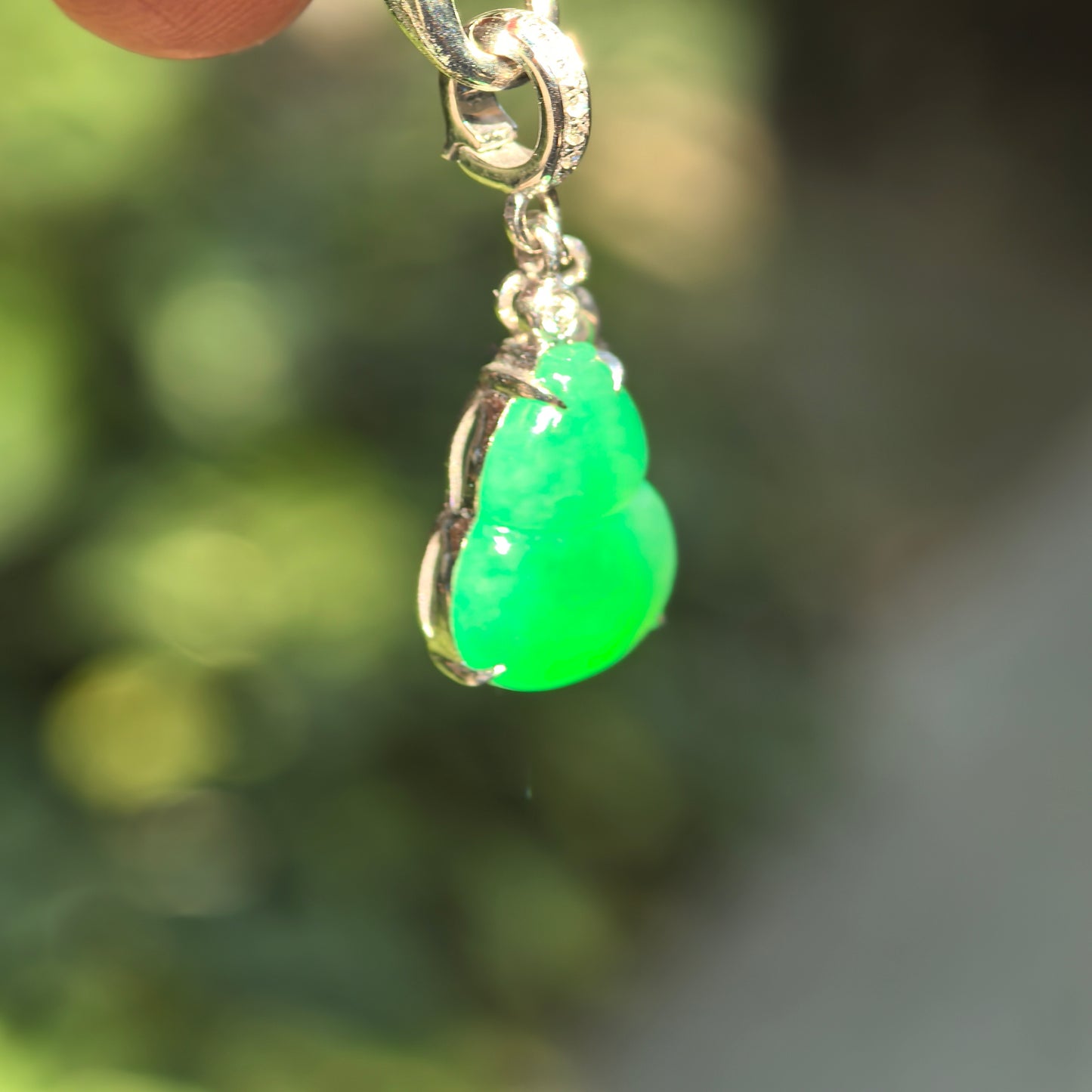 Natural Grade-A Jadeite Glutinous Icy Bright Green Gourd Pendant · Burmese Jade