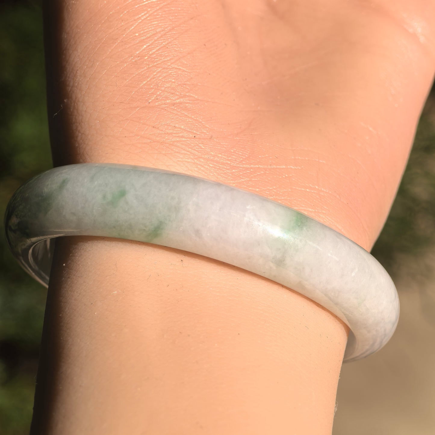 Natural Grade-A Jadeite Floating Green Oval Bangle · Burmese Jade 51mm