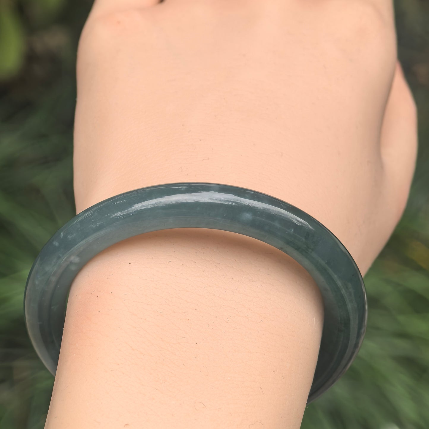 Natural Grade-A Guatemalan Teal Blue Jadeite Round Bangle 51mm