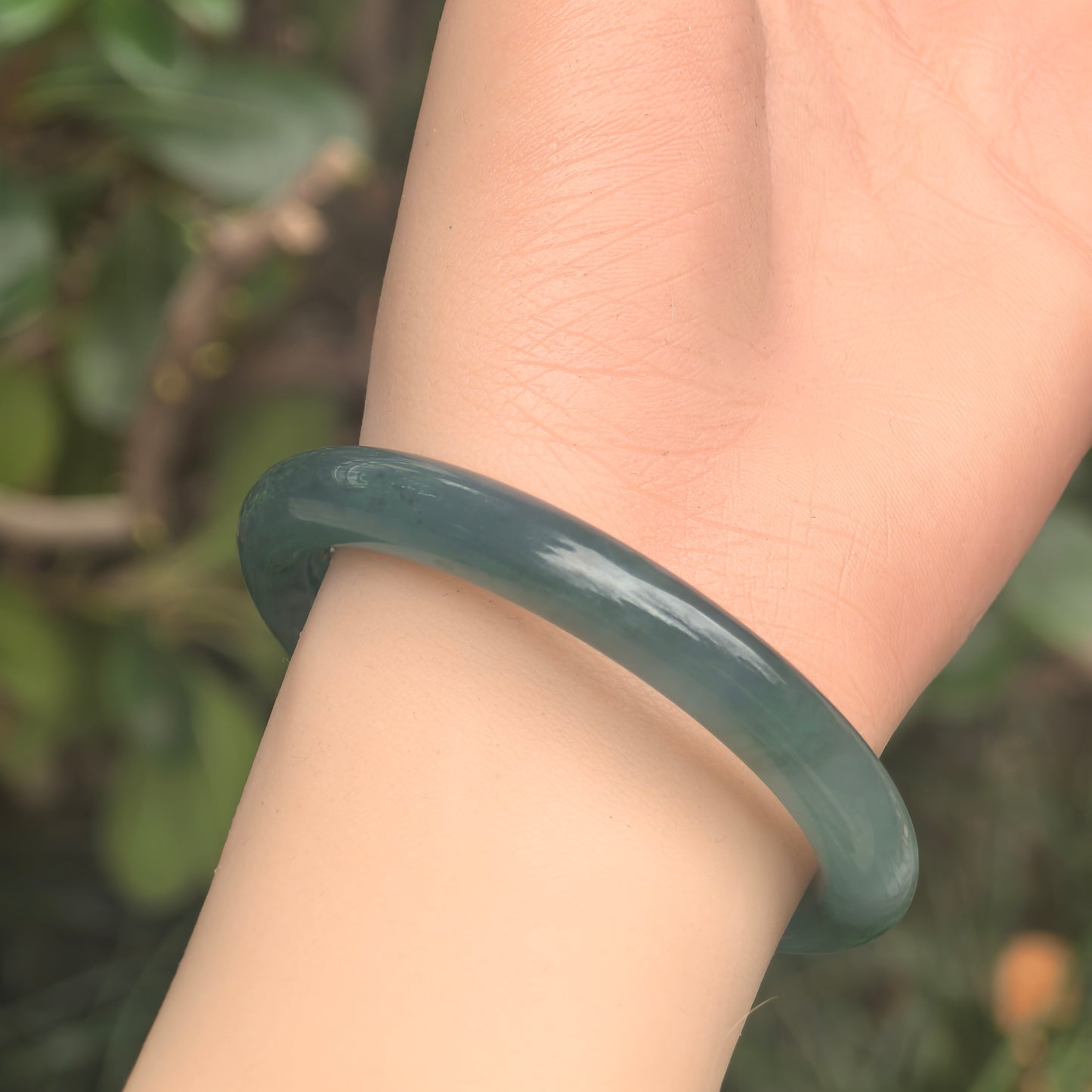 Natural Grade-A Guatemalan Teal Blue Jadeite Round Bangle 51mm