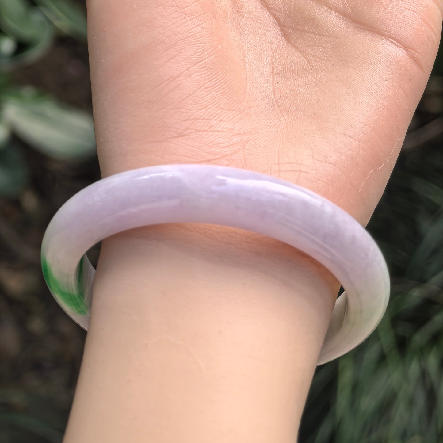 Natural Grade-A Glutinous Light Lavender Jadeite D-shape Bangle with Vivid Green Accent · Burmese Jade 57mm
