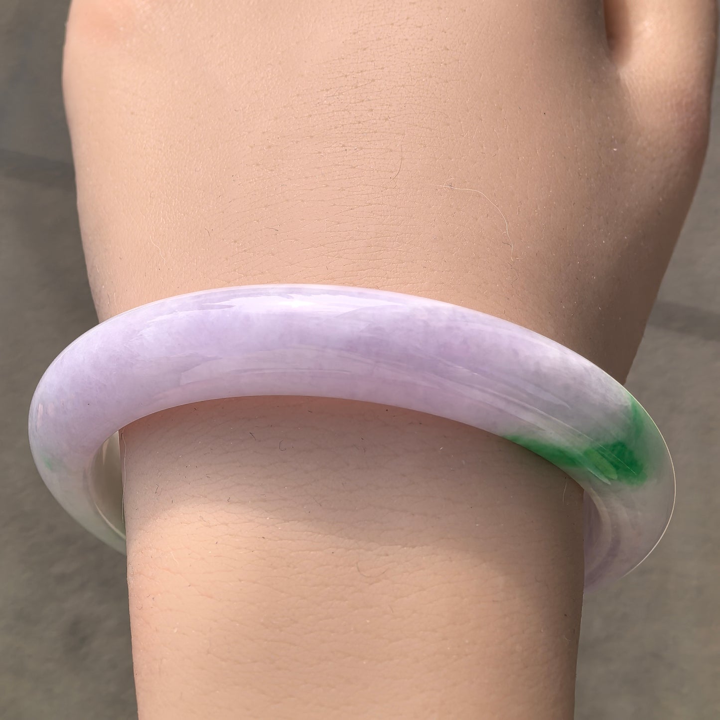 Natural Grade-A Glutinous Light Lavender Jadeite D-shape Bangle with Vivid Green Accent · Burmese Jade 57mm