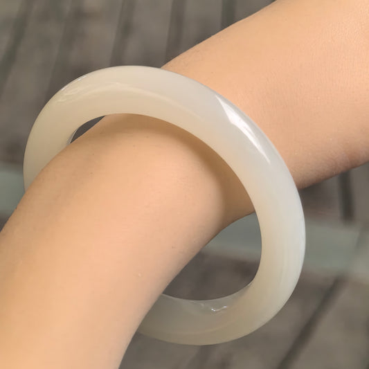Natural White Nephrite D-shape Bangle · Xinjiang Hetian Jade 57mm
