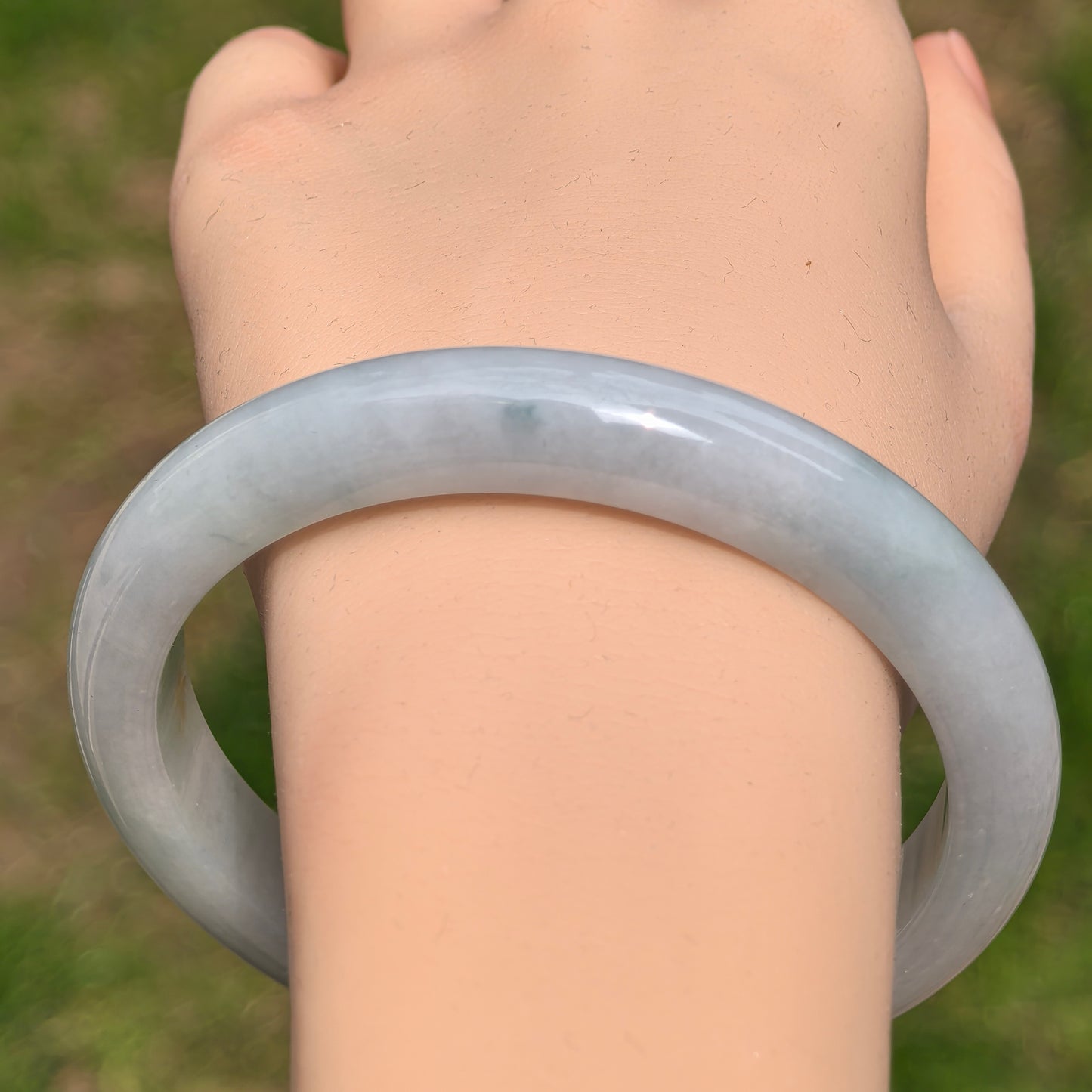 Natural Grade-A Fine Glutinous D-shaped Jadeite Bangle · Burmese Jade 66mm