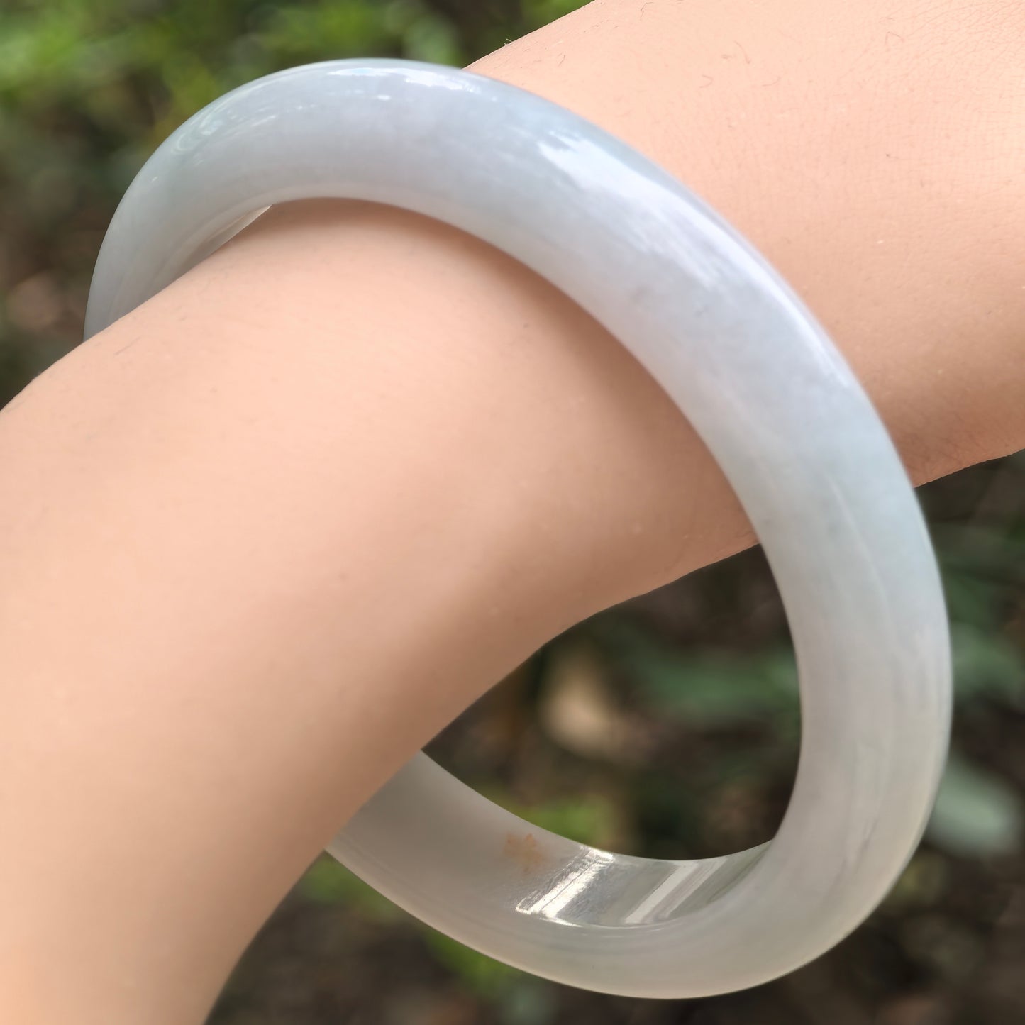 Natural Grade-A Fine Glutinous D-shaped Jadeite Bangle · Burmese Jade 66mm