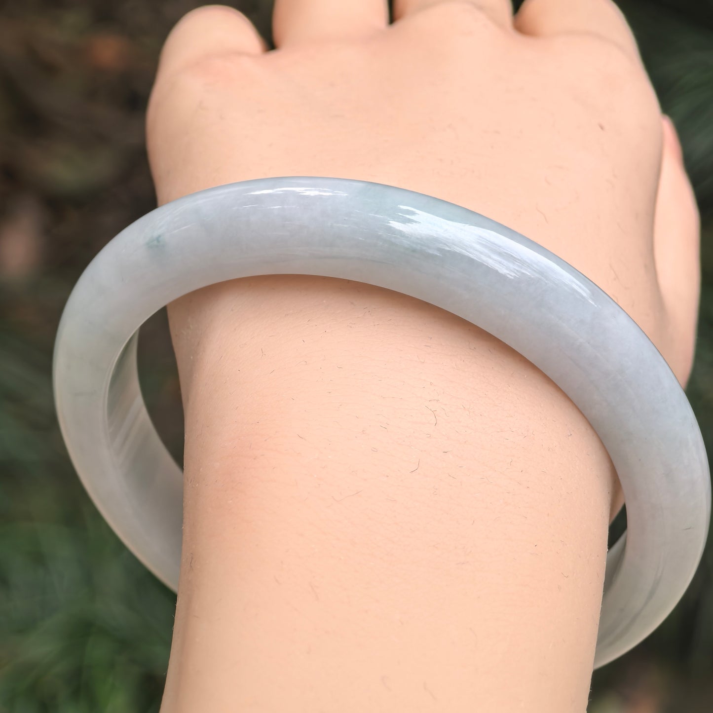 Natural Grade-A Fine Glutinous D-shaped Jadeite Bangle · Burmese Jade 66mm