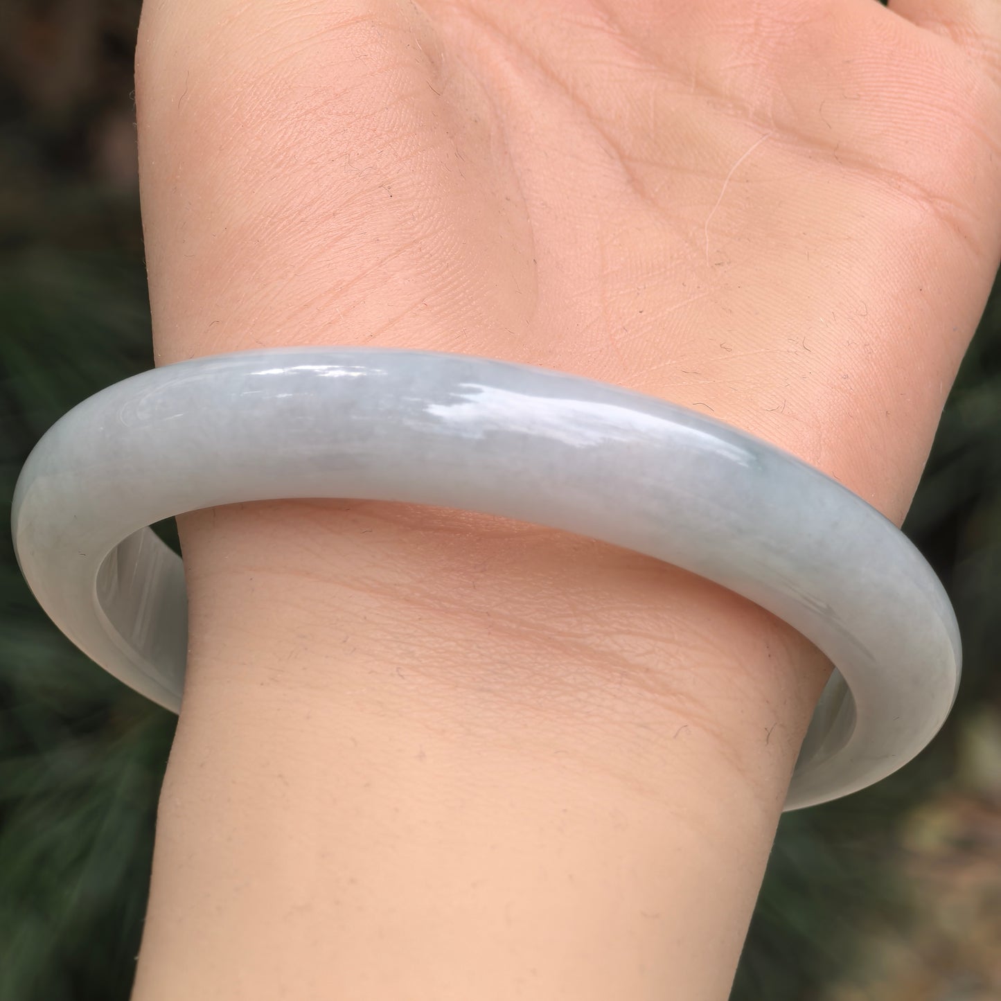 Natural Grade-A Fine Glutinous D-shaped Jadeite Bangle · Burmese Jade 66mm