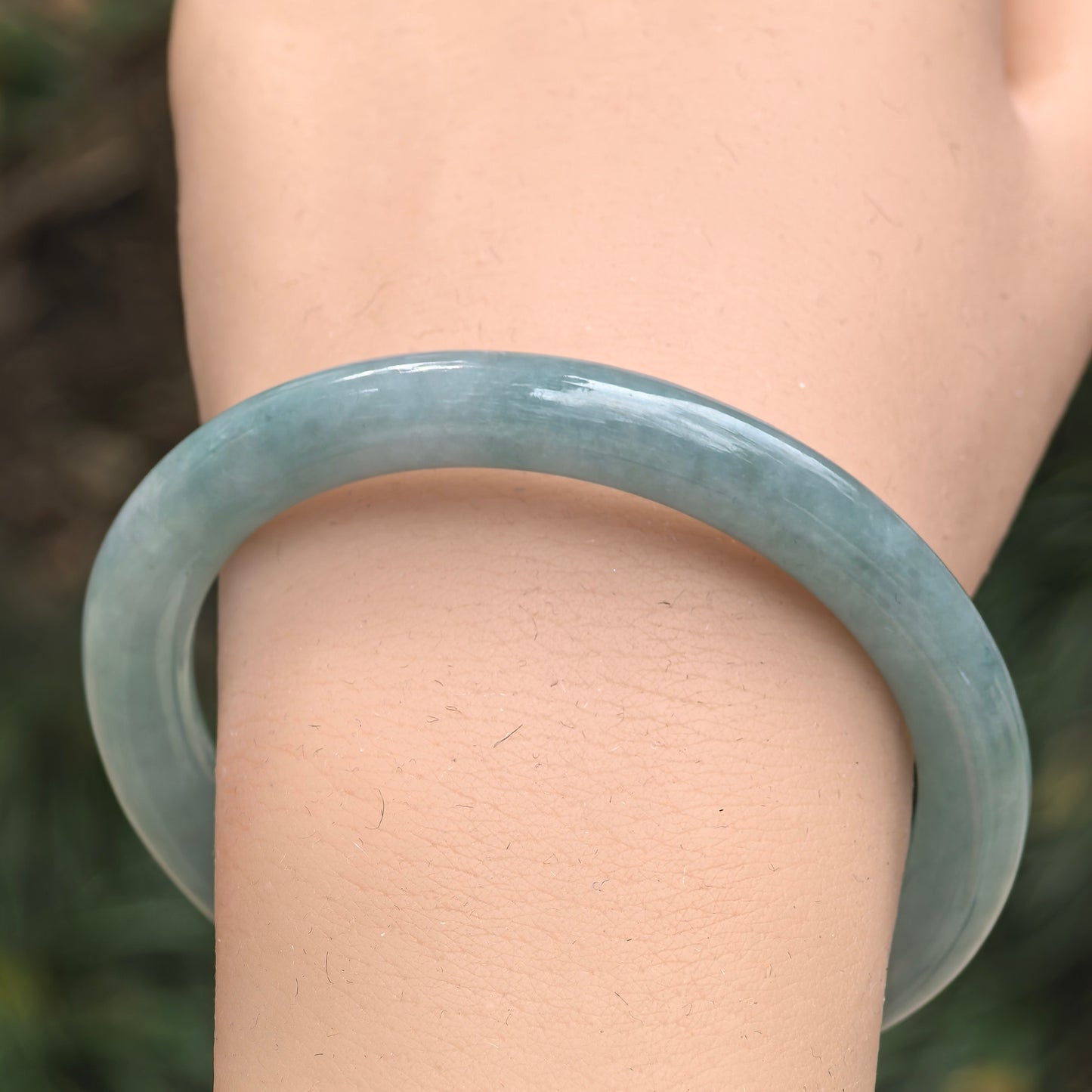 Natural Grade-A Jadeite Glutinous Oil-Green Round Bangle · Burmese Jade 54mm
