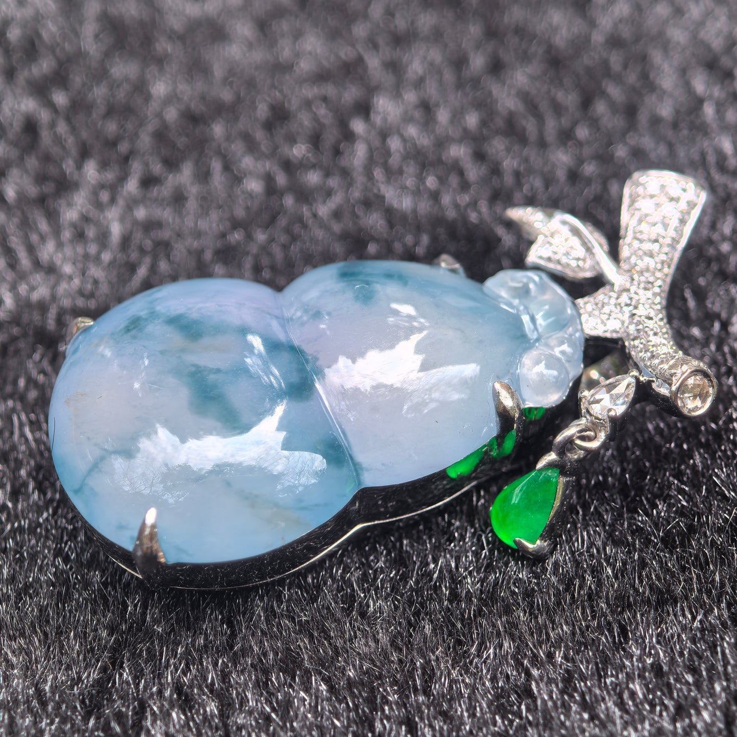 Natural Grade-A 18K Gold-Set Glutinous Icy Blue Lavender Monet Gourd Pendant · Burmese Jade