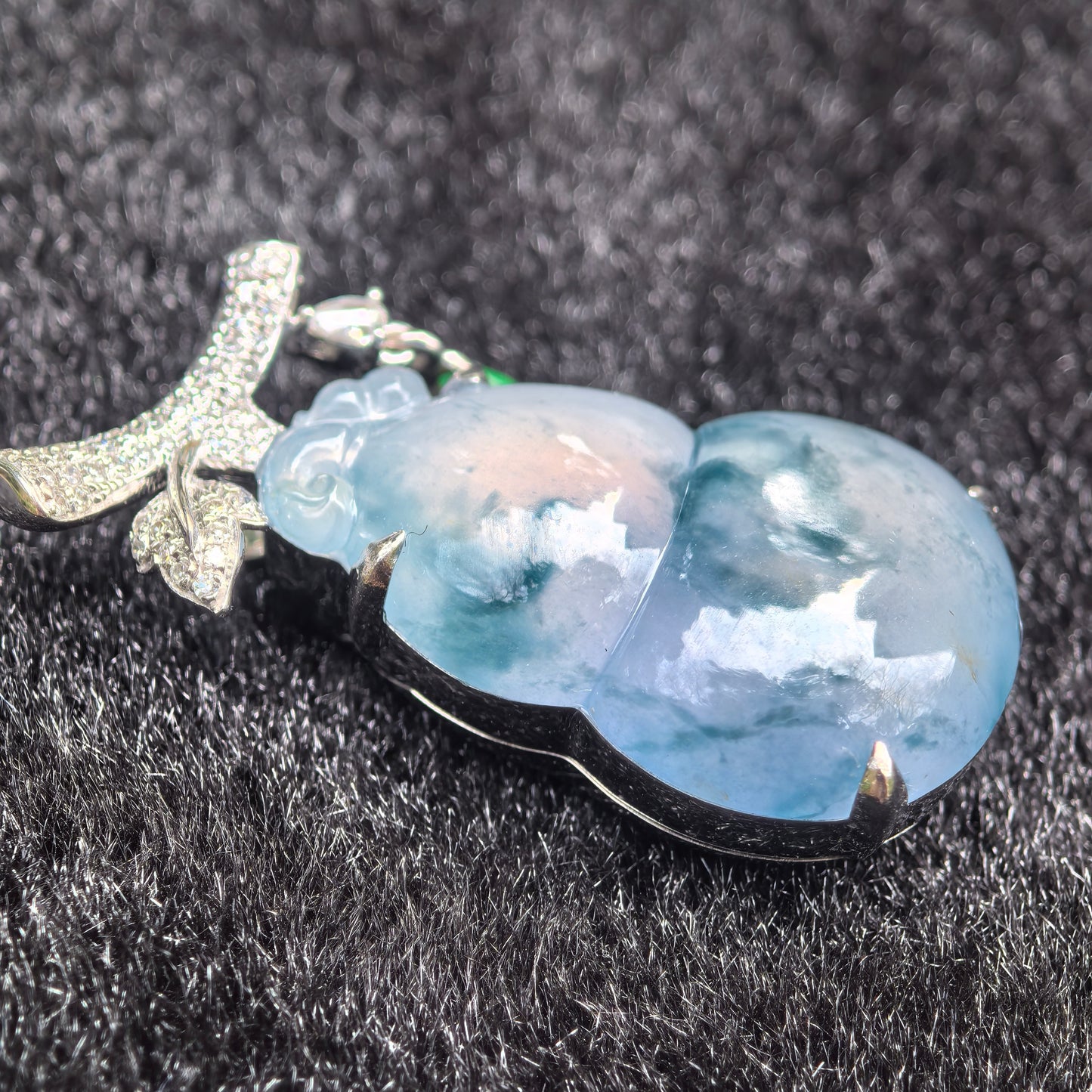 Natural Grade-A 18K Gold-Set Glutinous Icy Blue Lavender Monet Gourd Pendant · Burmese Jade