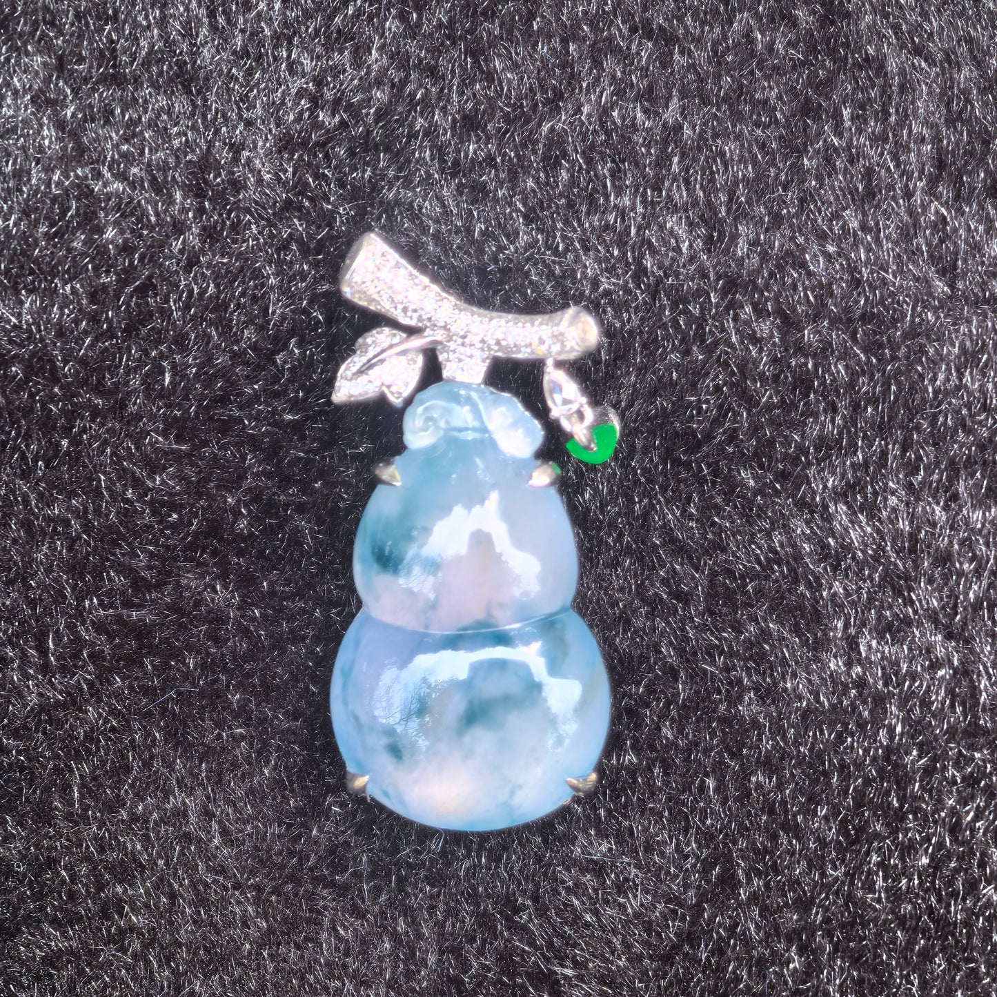 Natural Grade-A 18K Gold-Set Glutinous Icy Blue Lavender Monet Gourd Pendant · Burmese Jade