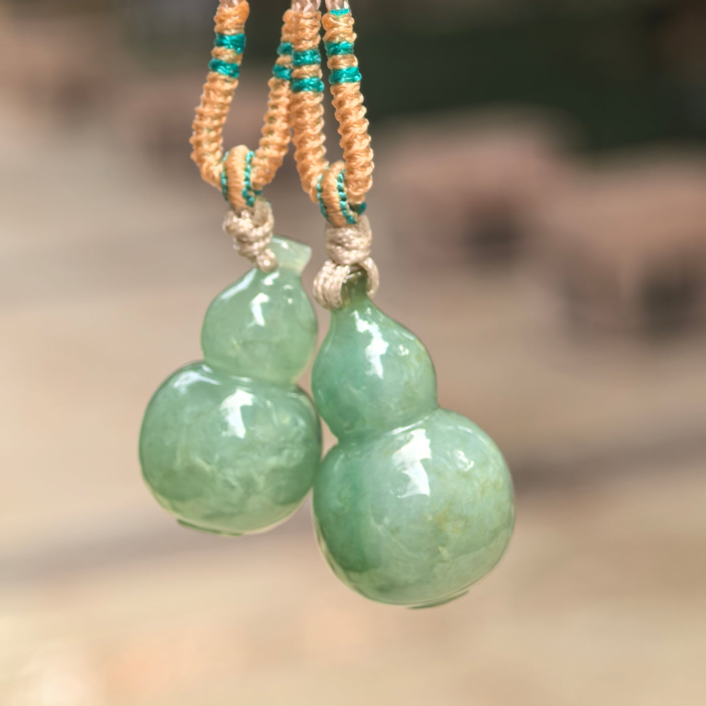 Natural Grade-A Glutinous Lake-Green 3D Gourd Pendant · Burmese Jade