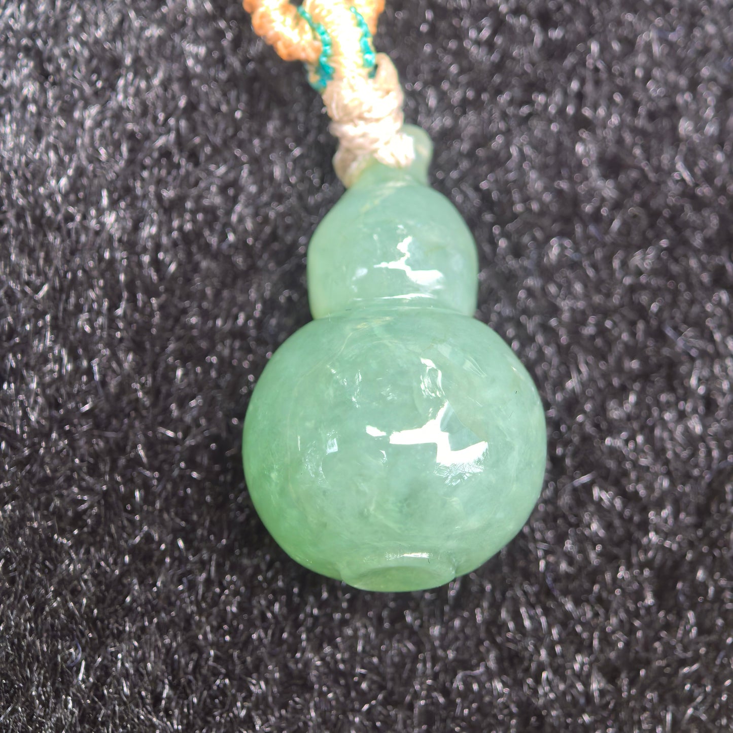 Natural Grade-A Glutinous Lake-Green 3D Gourd Pendant · Burmese Jade