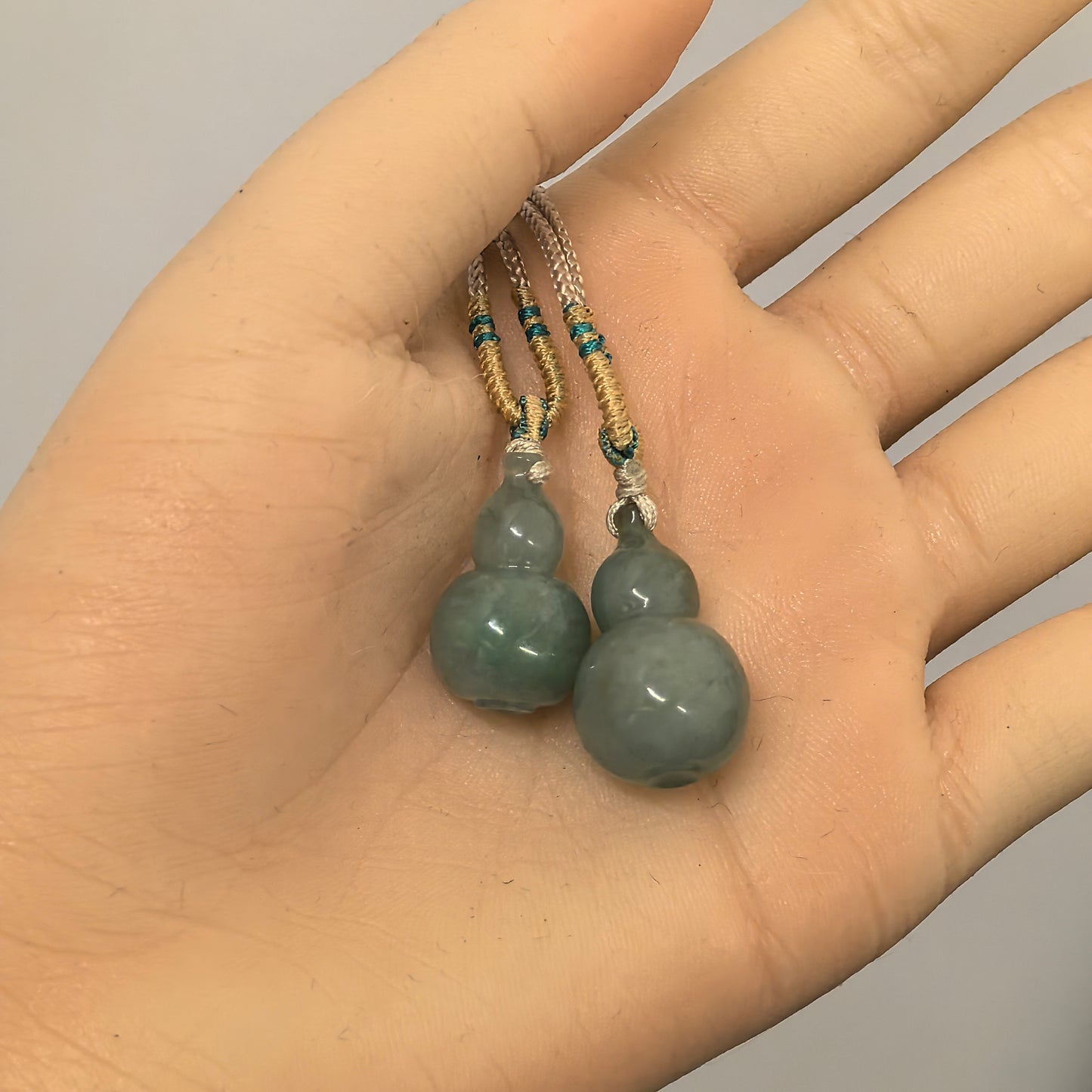 Natural Grade-A Glutinous Lake-Green 3D Gourd Pendant · Burmese Jade