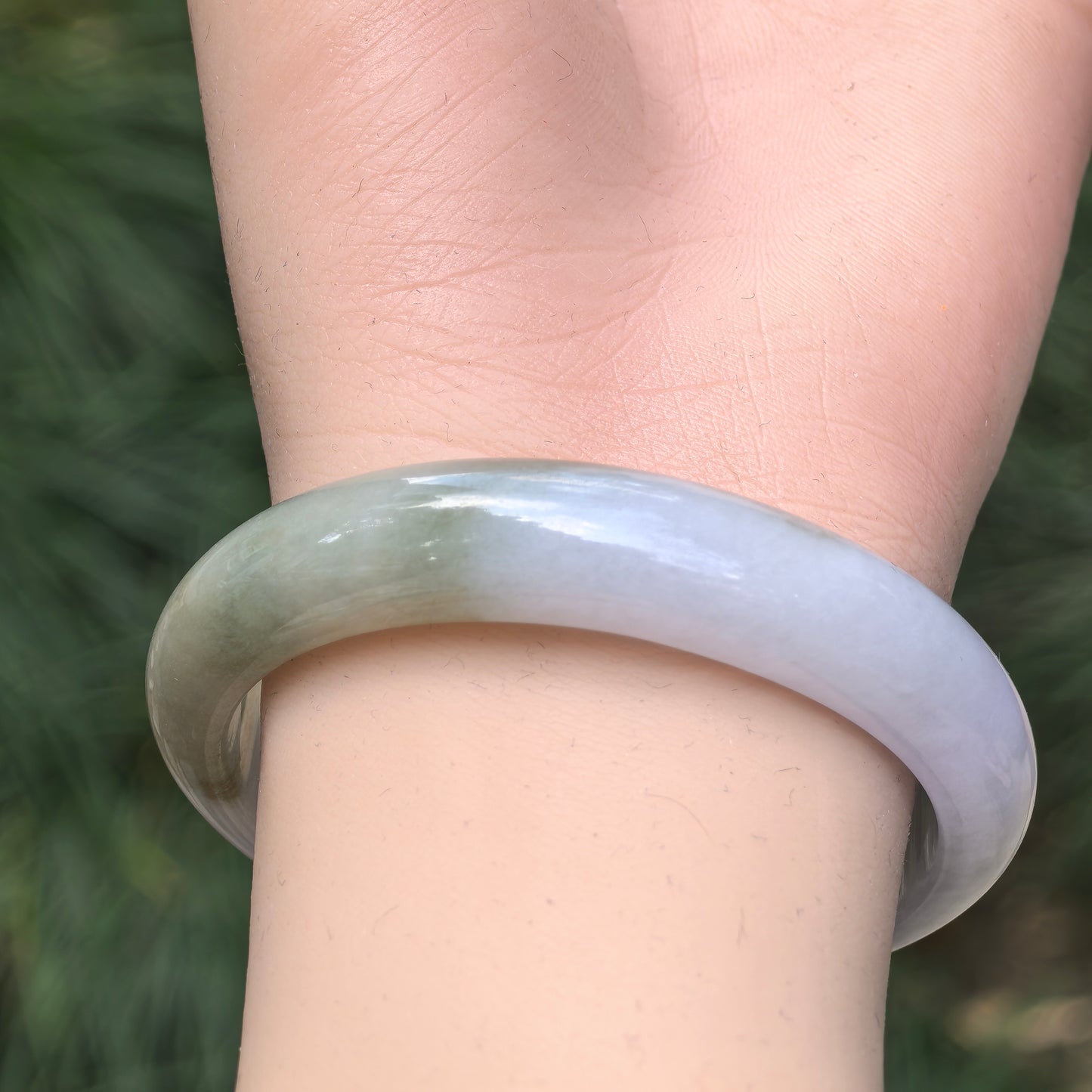 Natural Grade-A Glutinous Light Lavender & Olive Green Jadeite Oval Bangle · Burmese Jade 50mm