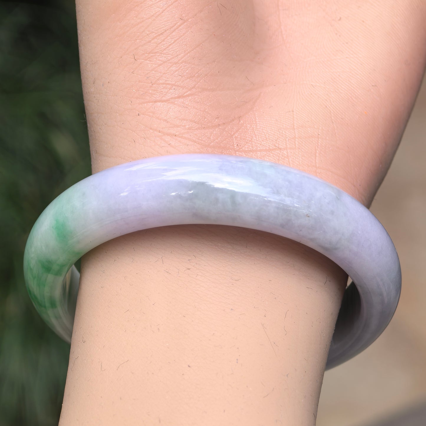 Natural Grade-A Glutinous Lavender Green D-Shape Jadeite Bangle · Burmese Jade 54mm