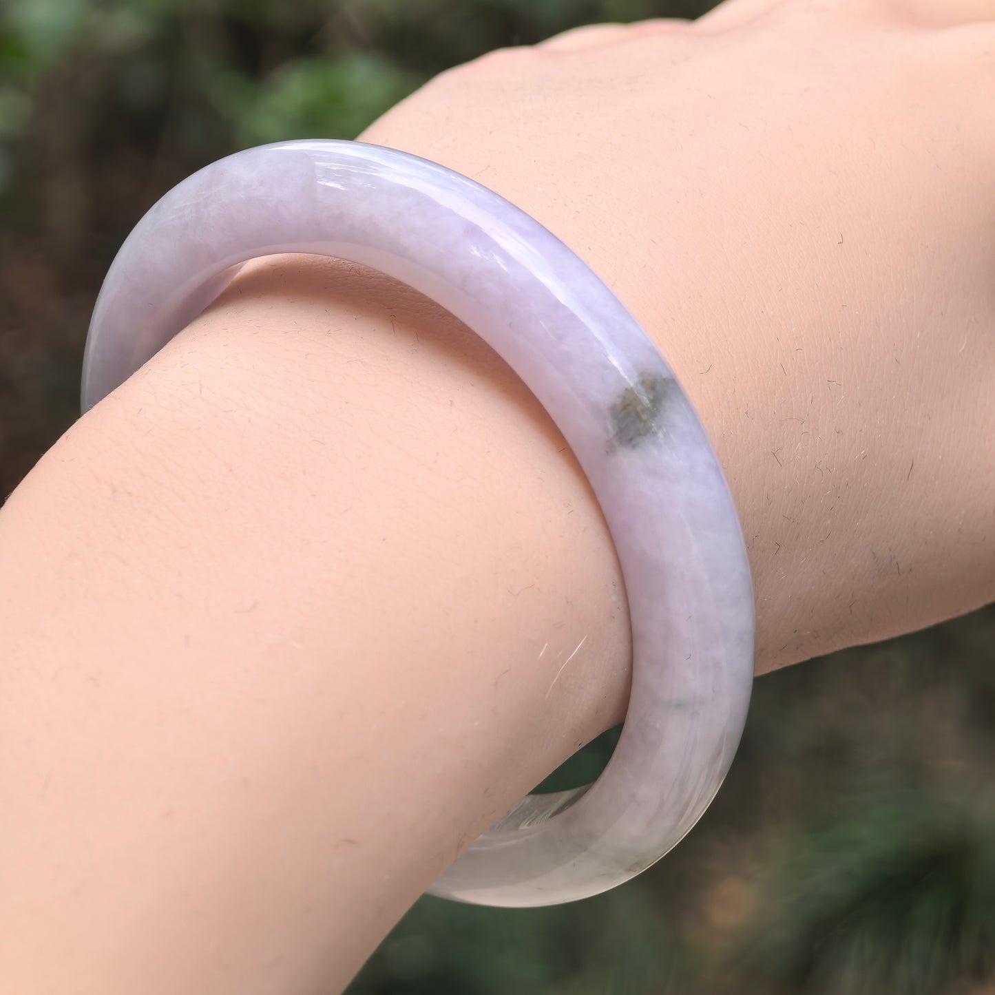Natural Grade-A Glutinous Light Lavender Jadeite D-shape Bangle · Burmese Jade 54mm