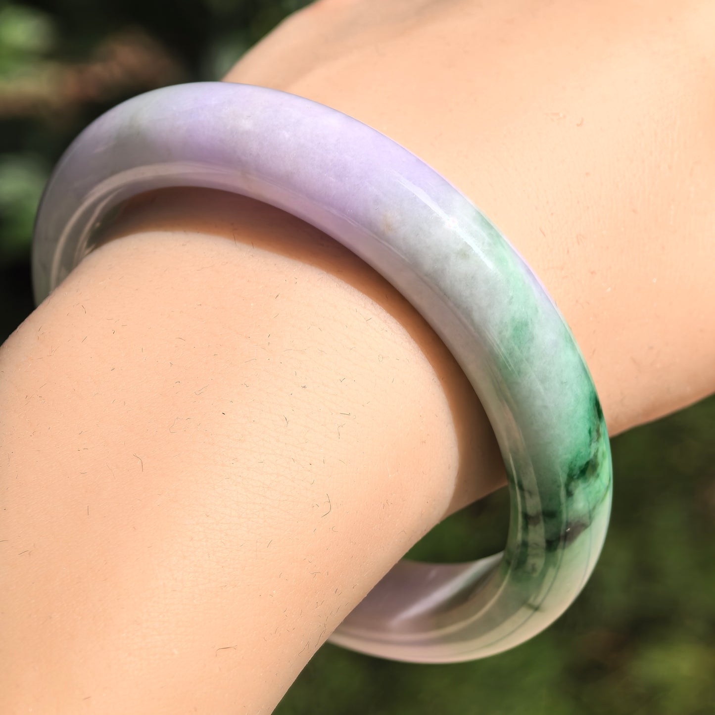 Natural Grade-A Glutinous Lavender Green D-Shape Jadeite Bangle · Burmese Jade 60mm