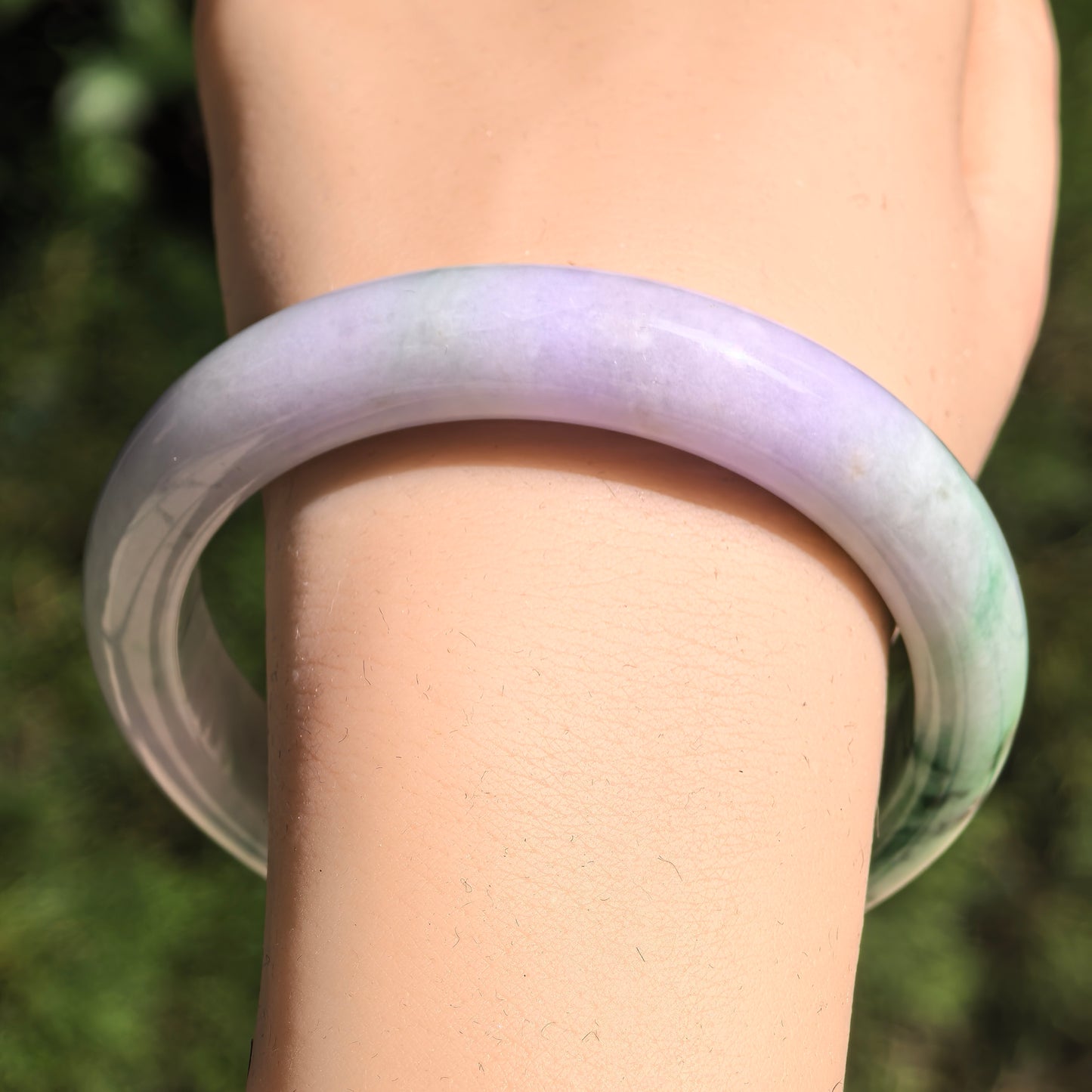 Natural Grade-A Glutinous Lavender Green D-Shape Jadeite Bangle · Burmese Jade 60mm