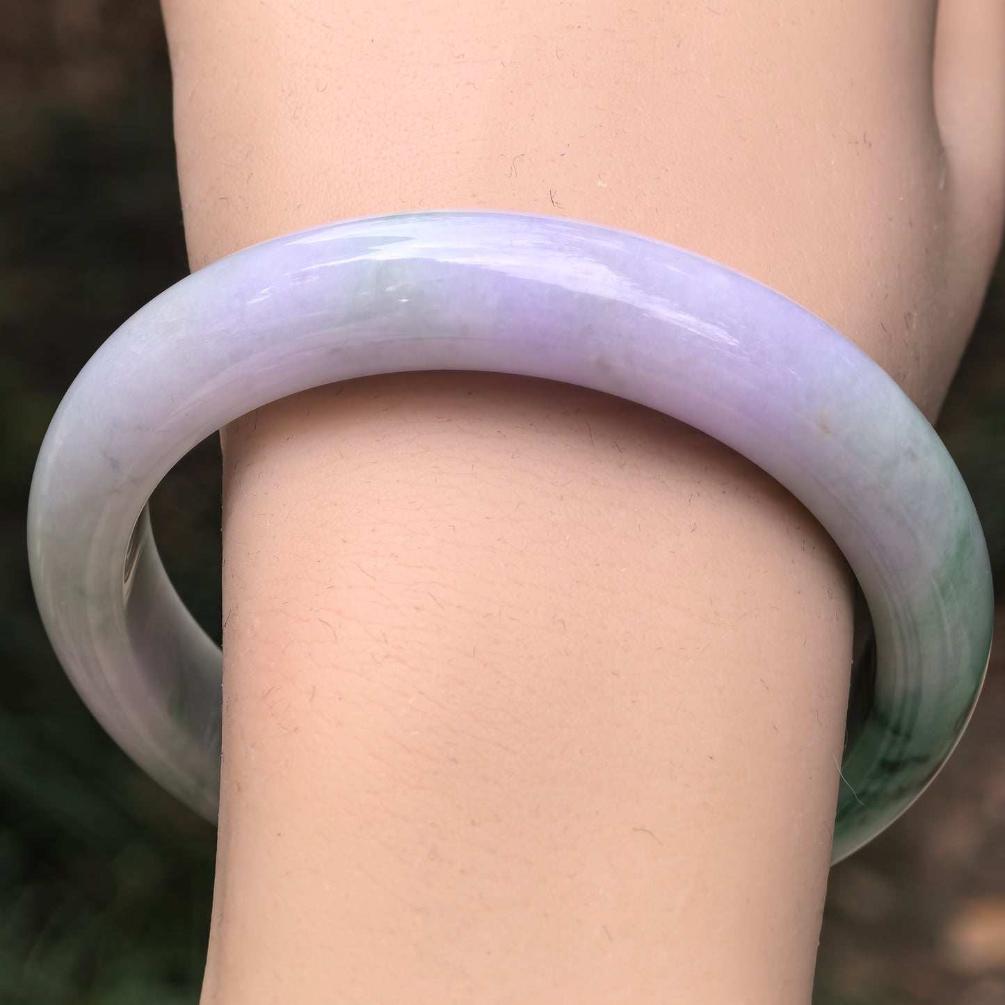 Natural Grade-A Glutinous Lavender Green D-Shape Jadeite Bangle · Burmese Jade 60mm