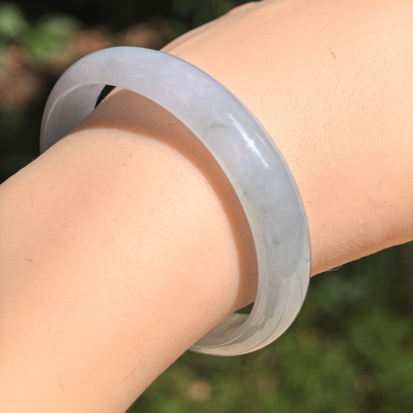 Natural Grade-A Glutinous Icy Light Green Oval Jadeite Bangle · Burmese Jade 51mm