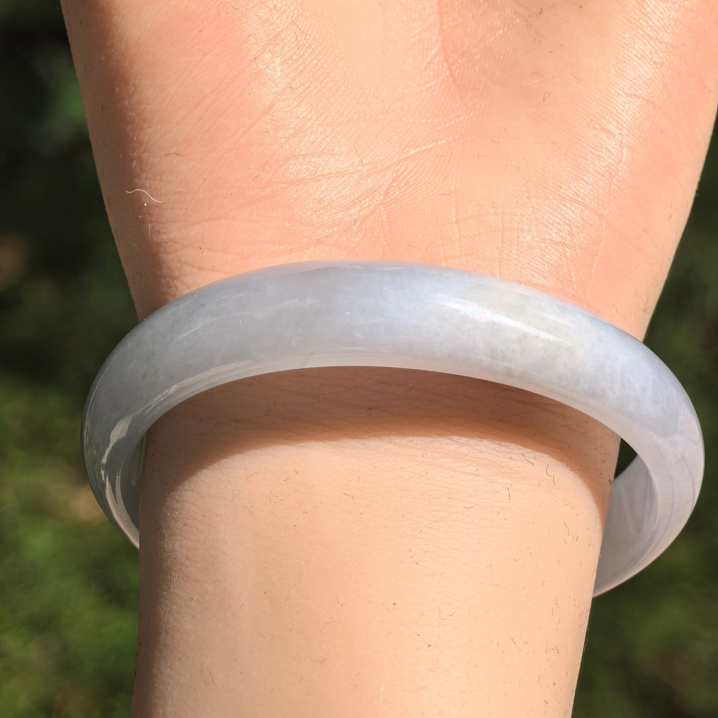 Natural Grade-A Glutinous Icy Light Green Oval Jadeite Bangle · Burmese Jade 51mm
