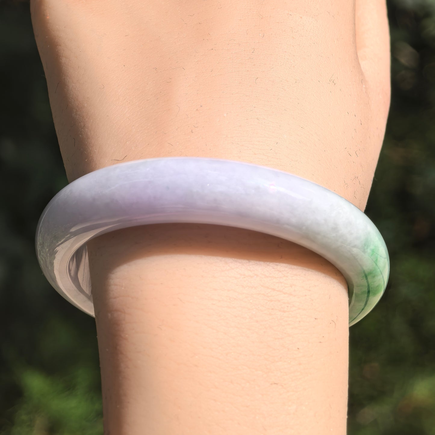 Natural Grade-A Glutinous Lavender Green D-Shape Jadeite Bangle · Burmese Jade 54mm