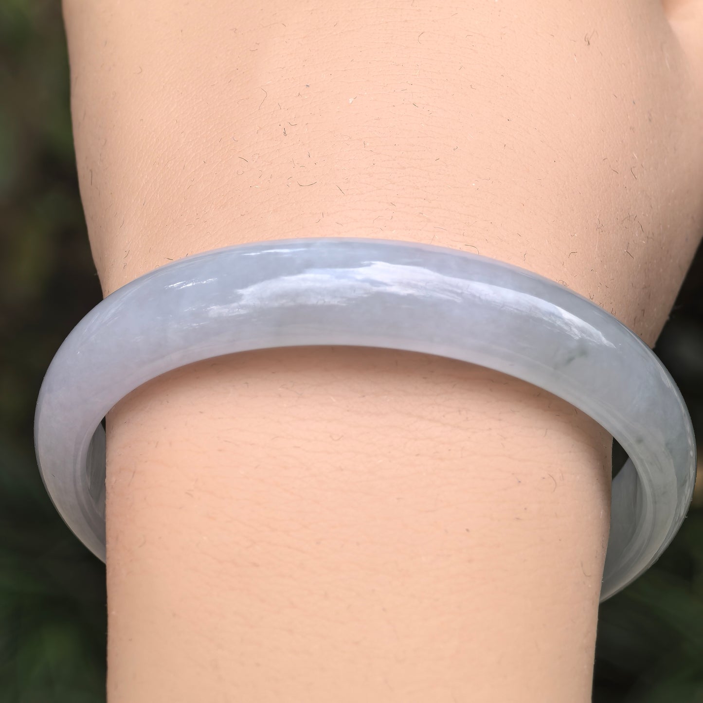 Natural Grade-A Glutinous Icy Light Green Oval Jadeite Bangle · Burmese Jade 51mm