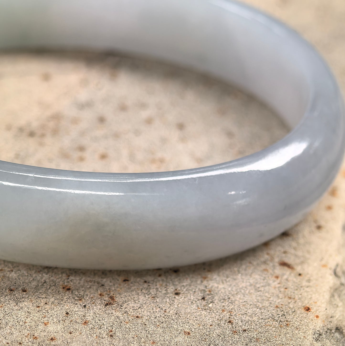 Natural Grade-A Glutinous Icy Light Green Oval Jadeite Bangle · Burmese Jade 51mm