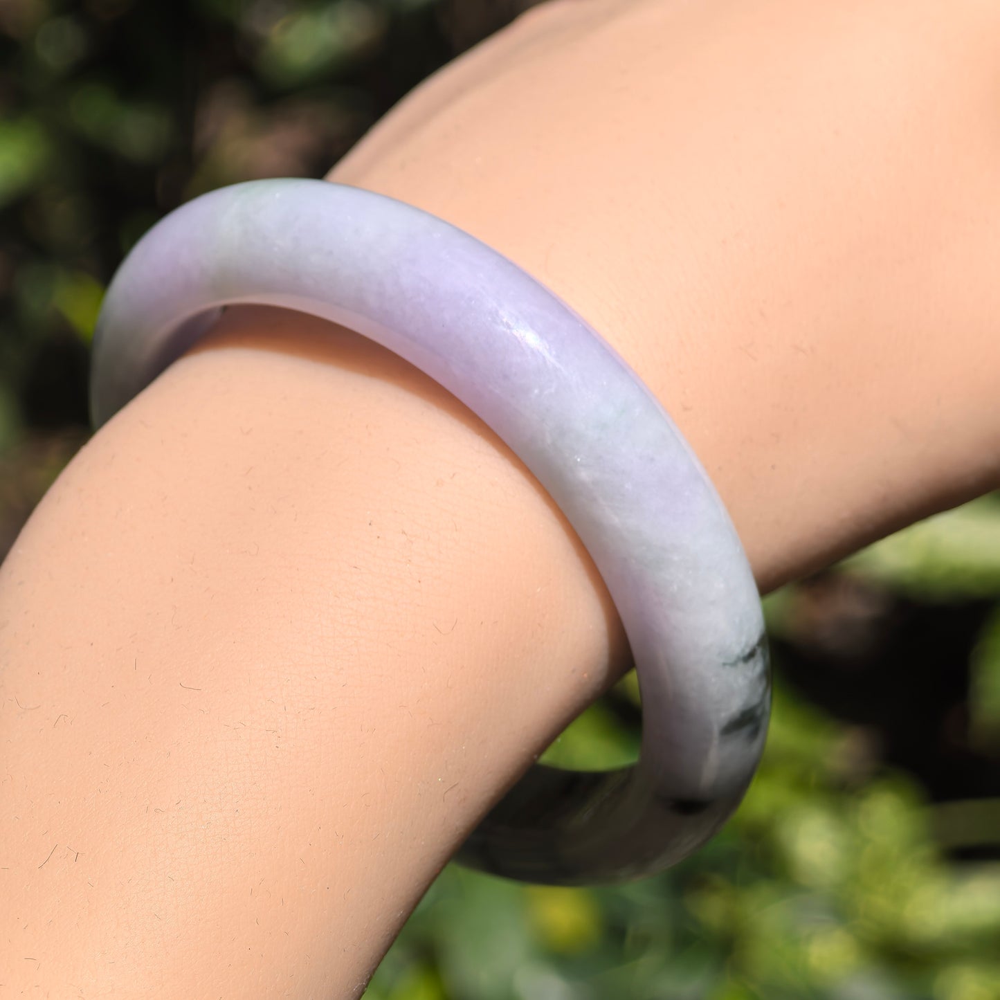 Natural Grade-A Glutinous Light Lavender Jadeite Bangle with Dark Green Floating Patches · Burmese Jade 55mm