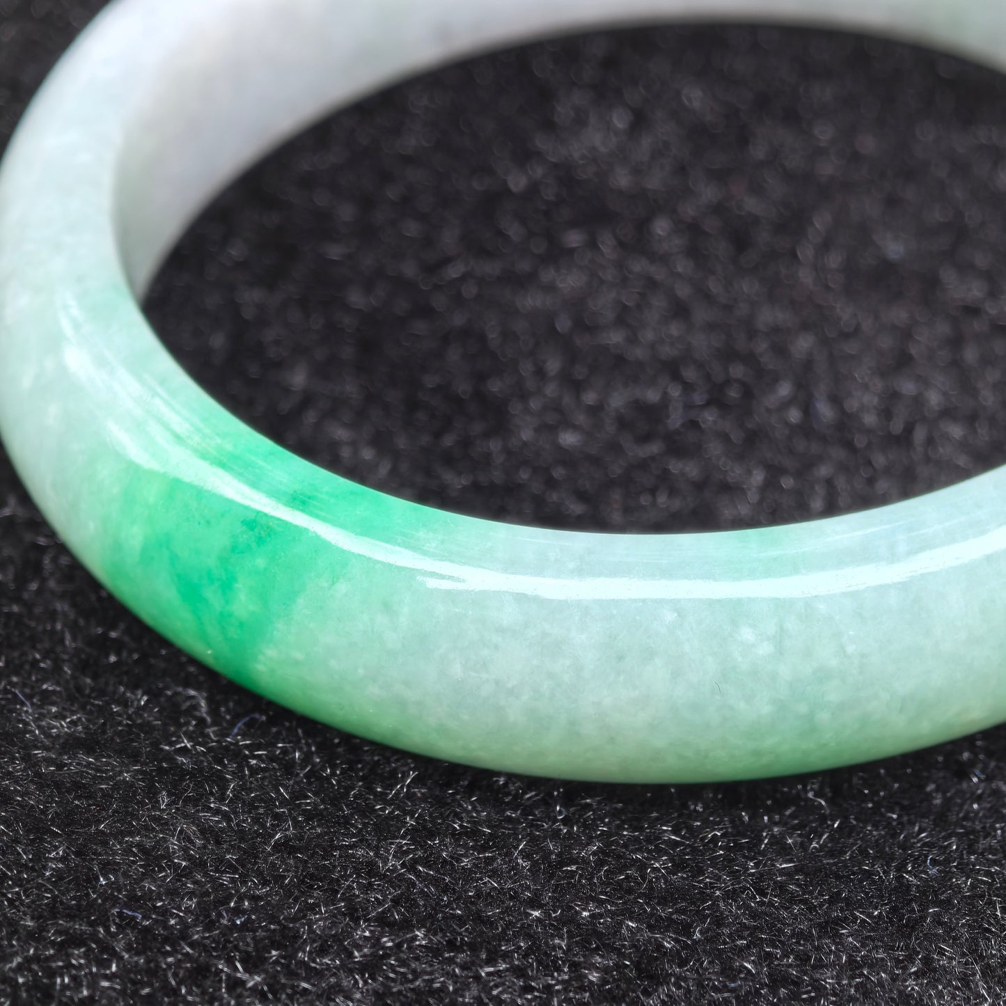 Natural Grade-A Jadeite Glutinous White-Base Green Oval Bangle · Burmese Jade 53mm
