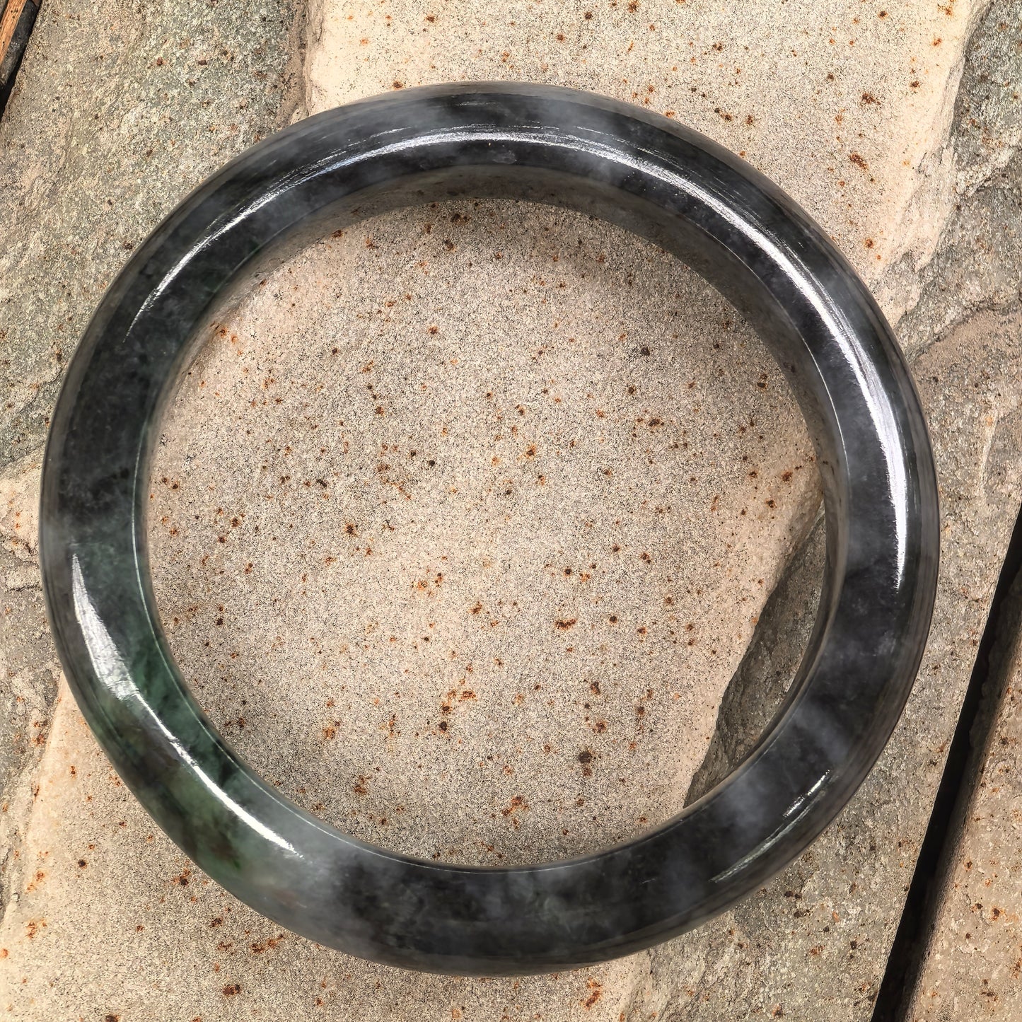 Natural Grade-A Jadeite Glutinous Black-and-Green D-Shape Bangle · Burmese Jade 60mm
