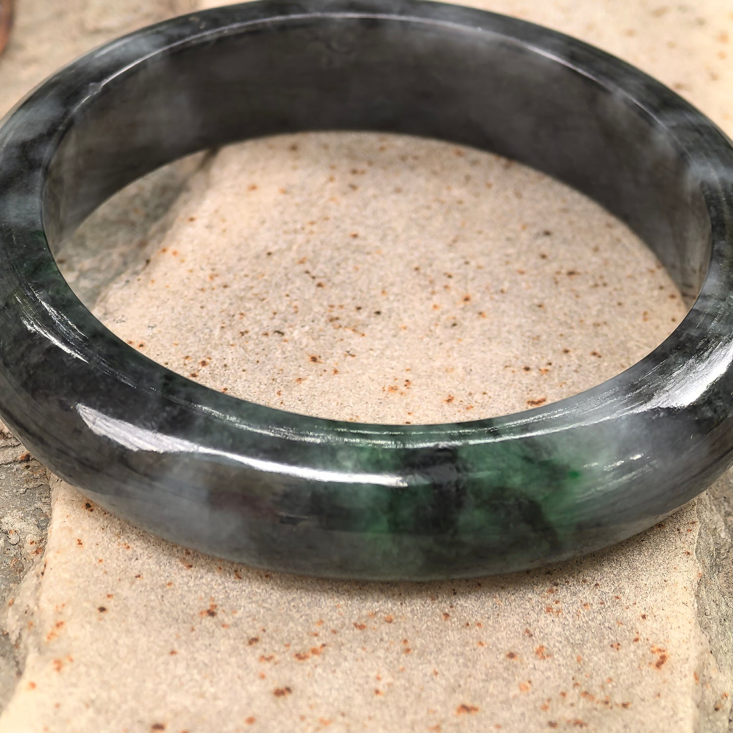 Natural Grade-A Jadeite Glutinous Black-and-Green D-Shape Bangle · Burmese Jade 60mm